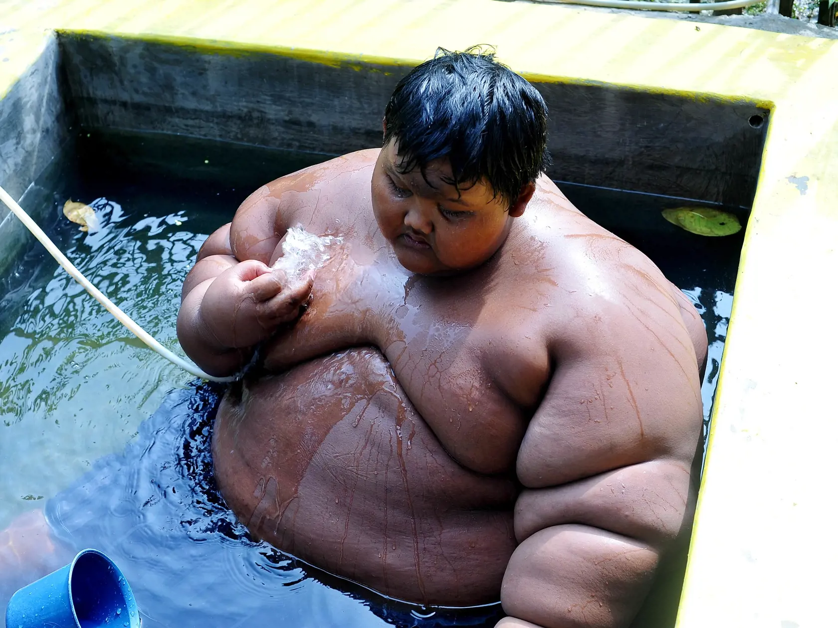 Arya Permana vážil v roku 2016 192 kilogramov.