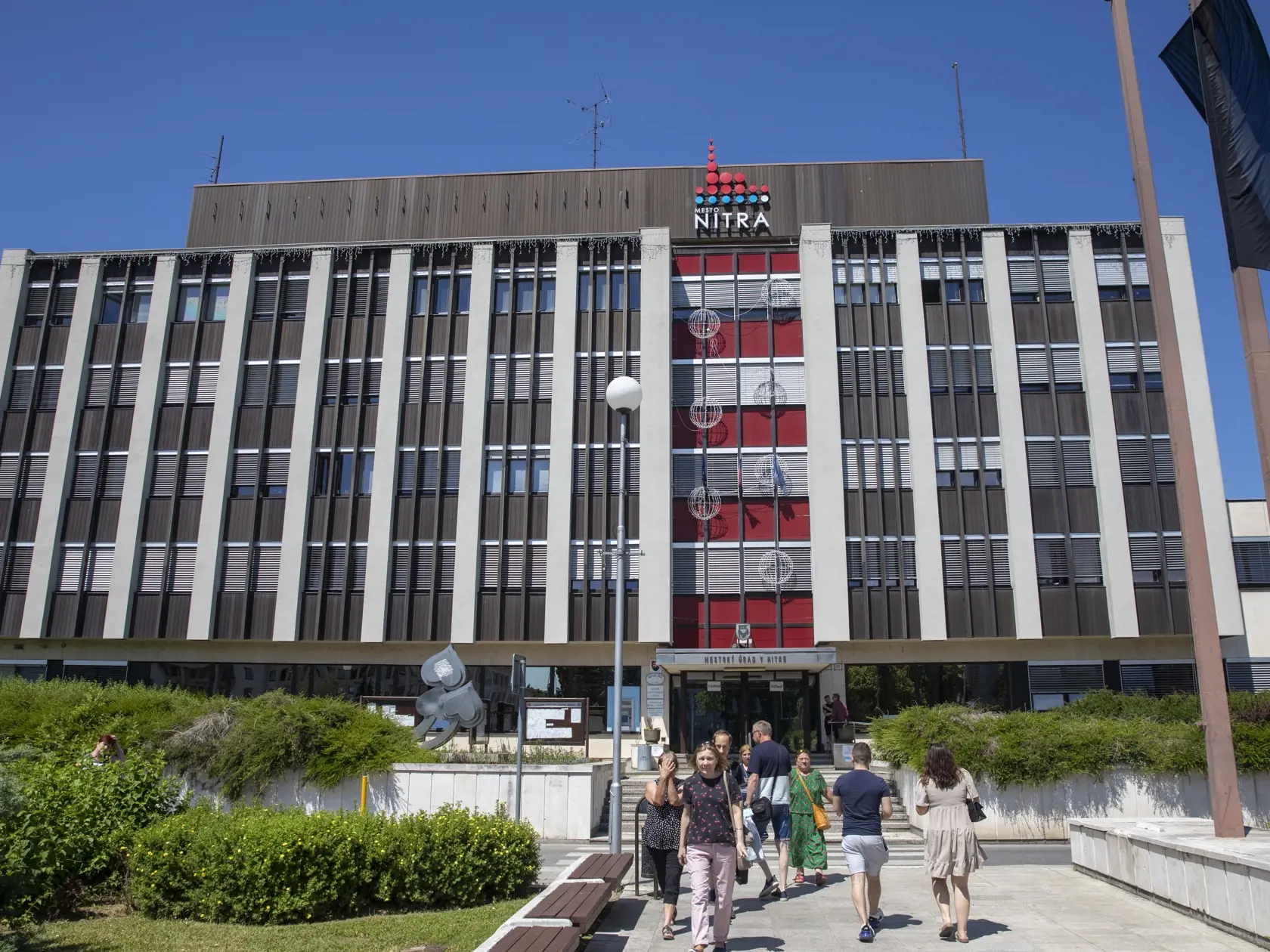 Nitra-náhle úmrtie právničky mestského úradu Terézie Matulovej deň po očkovaní
Na obr.: Mestský úrad v Nitre
