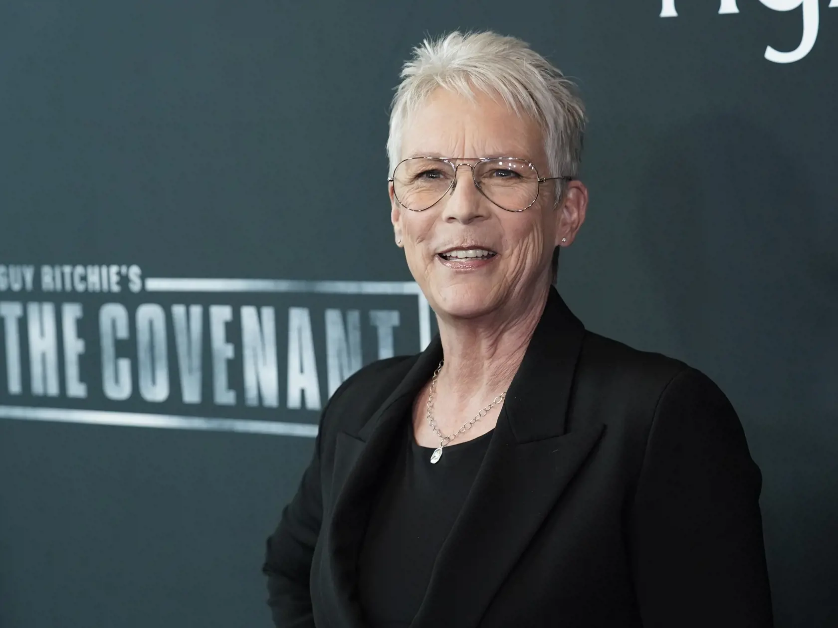 Ak si raz pokazíte tvár, už to nemôžete vrátiť, povedala Jamie Lee Curtis a na plastiky sa vykašľala.
