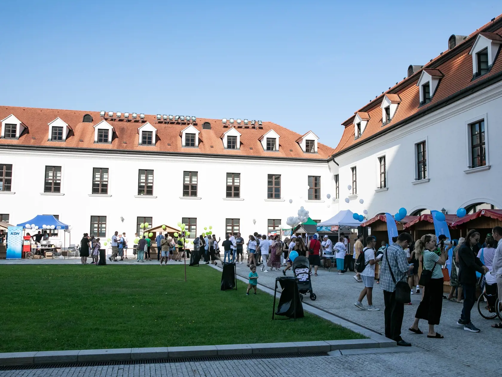 Deň otvorených dverí Národnej rady Slovenskej republiky pri príležitosti 30. plenárneho zhromaždenia.
