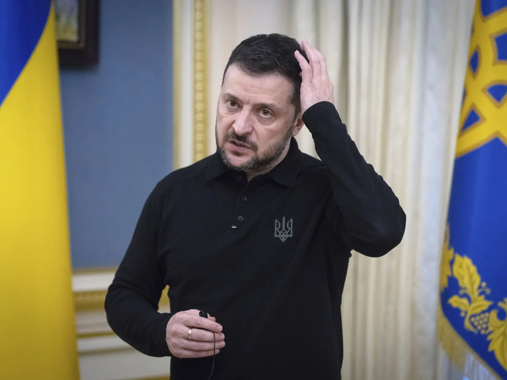 Ukrajinská vláda si najala právnickú firmu Hogan Lovells ako externého poradcu pre dohodu o nerastoch, uviedol zdroj. Zelenskyj v stredu zdôraznil, že dohoda by mala byť výhodná pre obe krajiny a že by sa mohla zostaviť tak, aby pomohla modernizovať Ukrajinu.