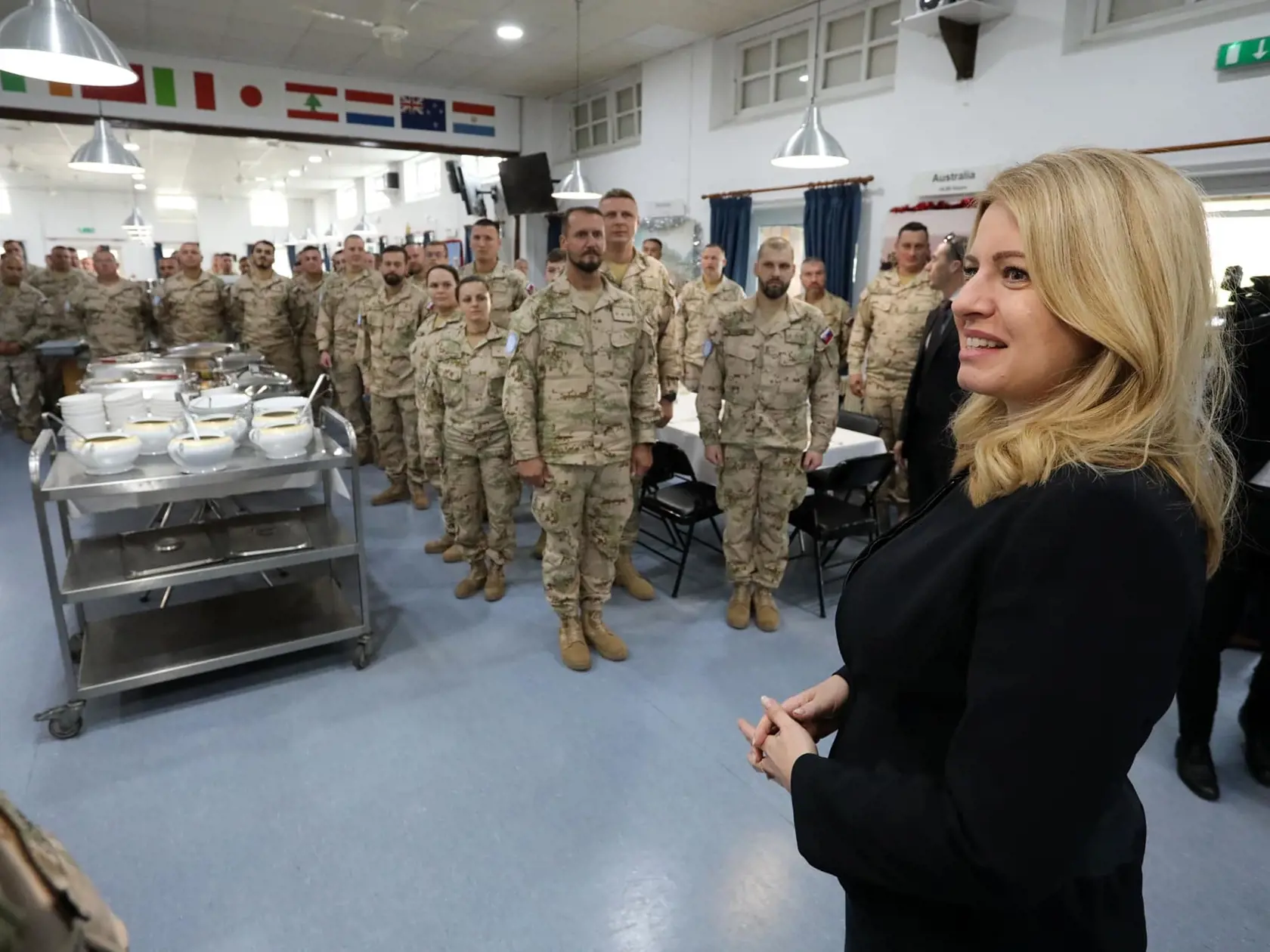 Zuzana Čaputová počas návštevy slovenských vojakov a policajtov na Cypre.