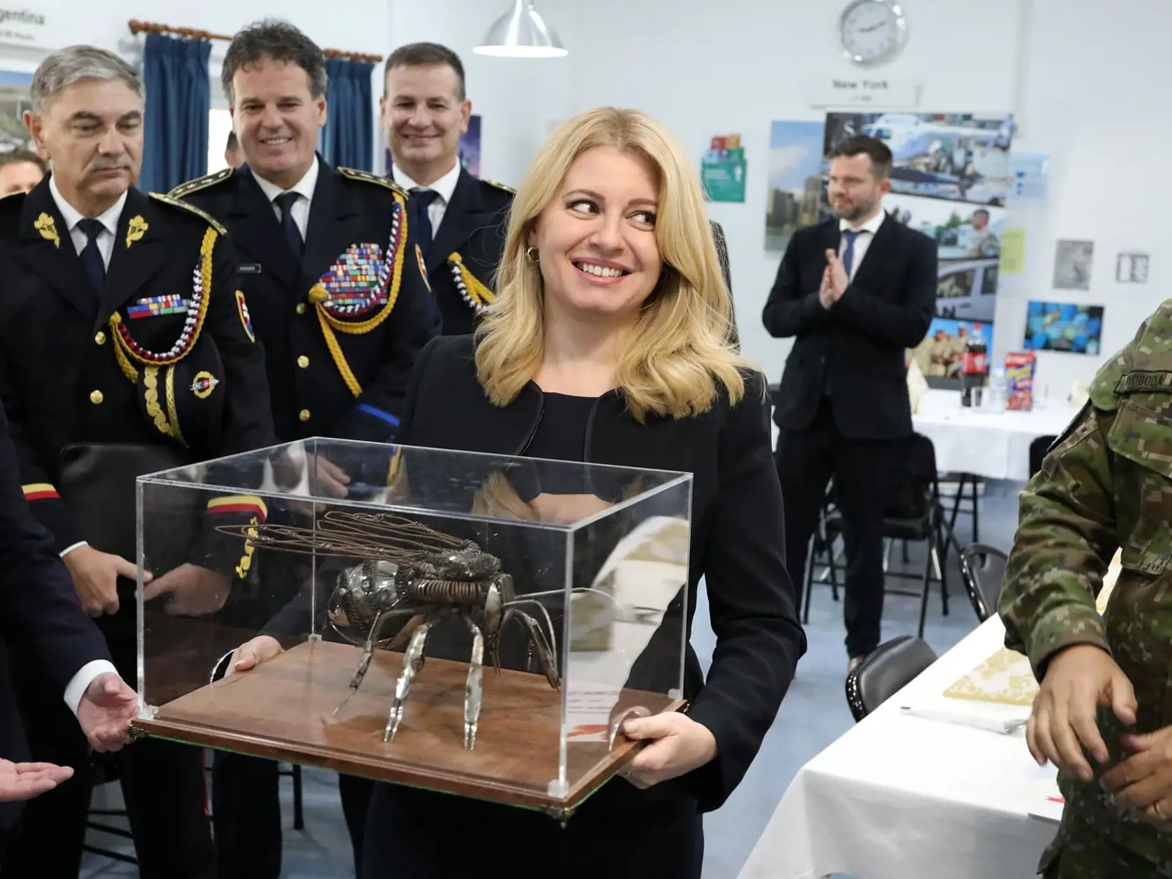 Zuzana Čaputová počas návštevy slovenských vojakov a policajtov na Cypre.