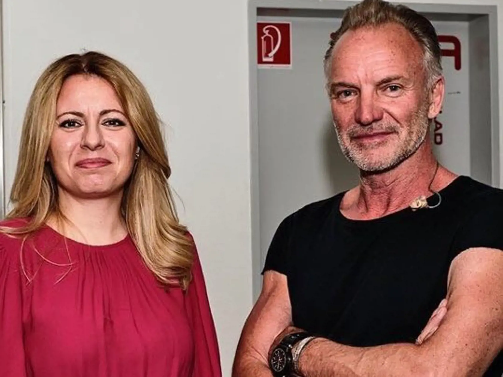 Prezidentka Zuzana Čaputová sa stretla so Singom pred jeho koncertom v Bratislave.