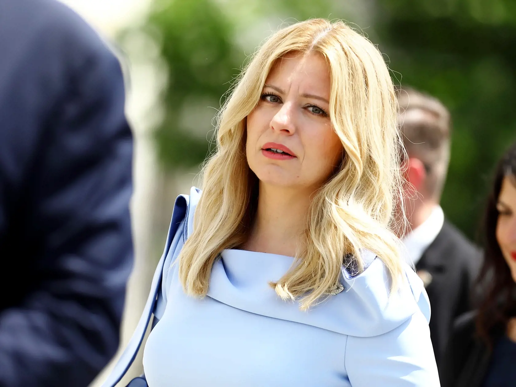 Na snímke udalosti počas odchodu prezidentky Zuzany Čaputovej z Reduty smerom k Dómu Sv. Martina. 