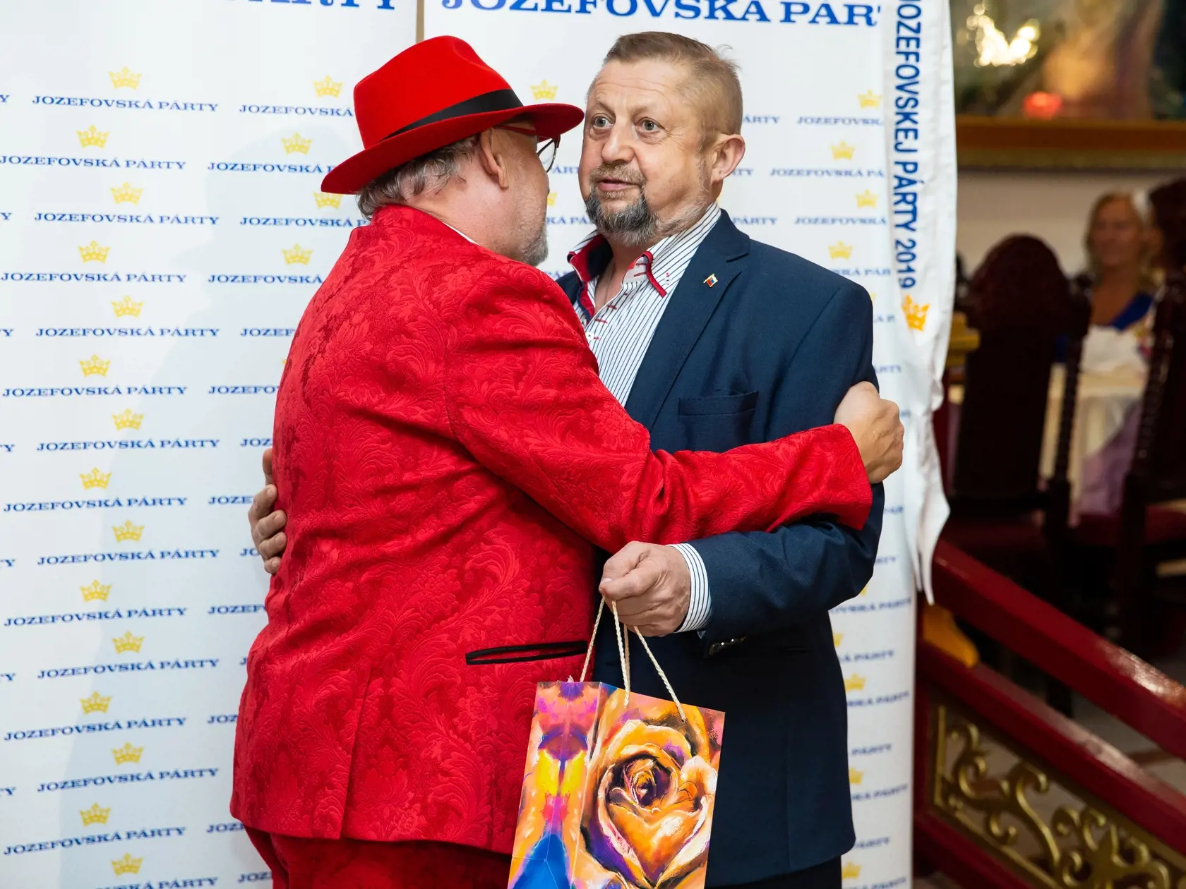 Jozefovská párty organizovaná každoročne Jozefom Oklamčákom v Bratislave. Na snímke Jozef Oklamčák a Štefan Harabin.