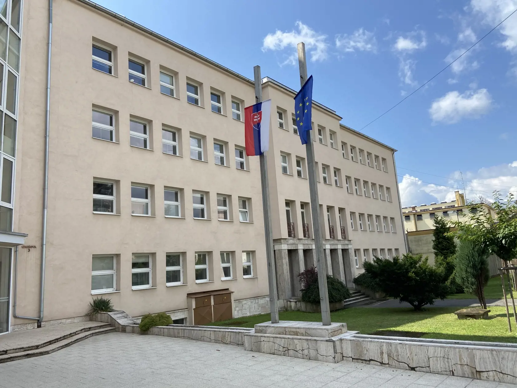 Anton skončil za mrežami.