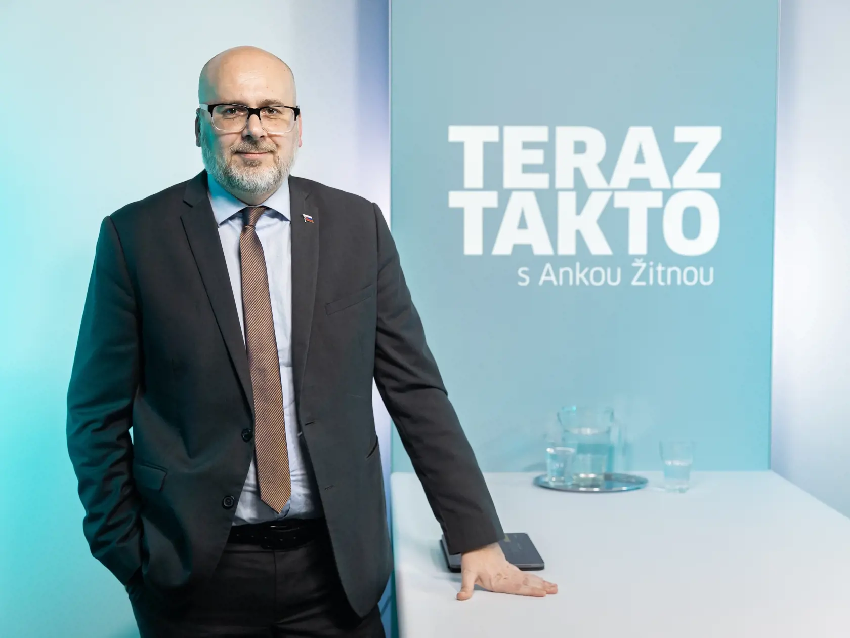 Štátny tajomník ministerstva informatiky Michal Kaliňák hovorí, že peniaze treba dať do regiónov.
