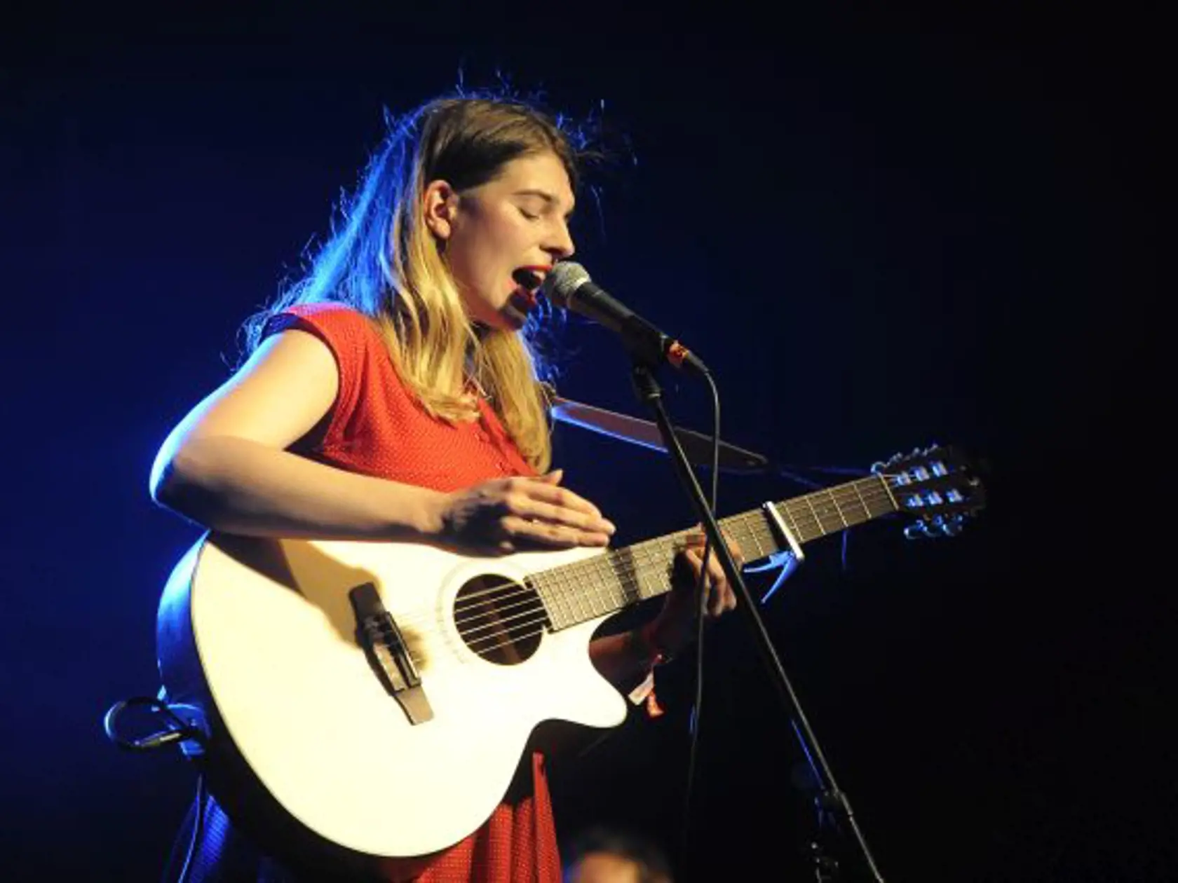 Osemnásty ročník multižánrového festivalu Bažant Pohoda 2014 sa začal vo štvrtok 10. júla 2014 na letisku v Trenčíne. Na snímke nu-folková hudobníčka Katarína Kubošiová známa pod menom Katarzia (Slovensko). FOTO TASR - Radovan Stoklasa