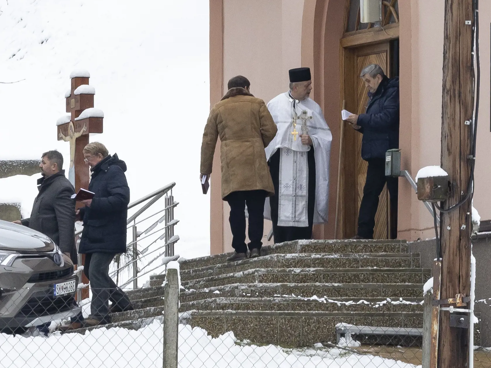 Posledná rozlúčka s Erikou Telekyovou a jej deťmi Zuzanou a Martinom v obci Ladomirová, ktorých v Michalovciach zavraždil ich manžel a otec Stanislav Teleky.  Ten následne spáchal samovraždu.