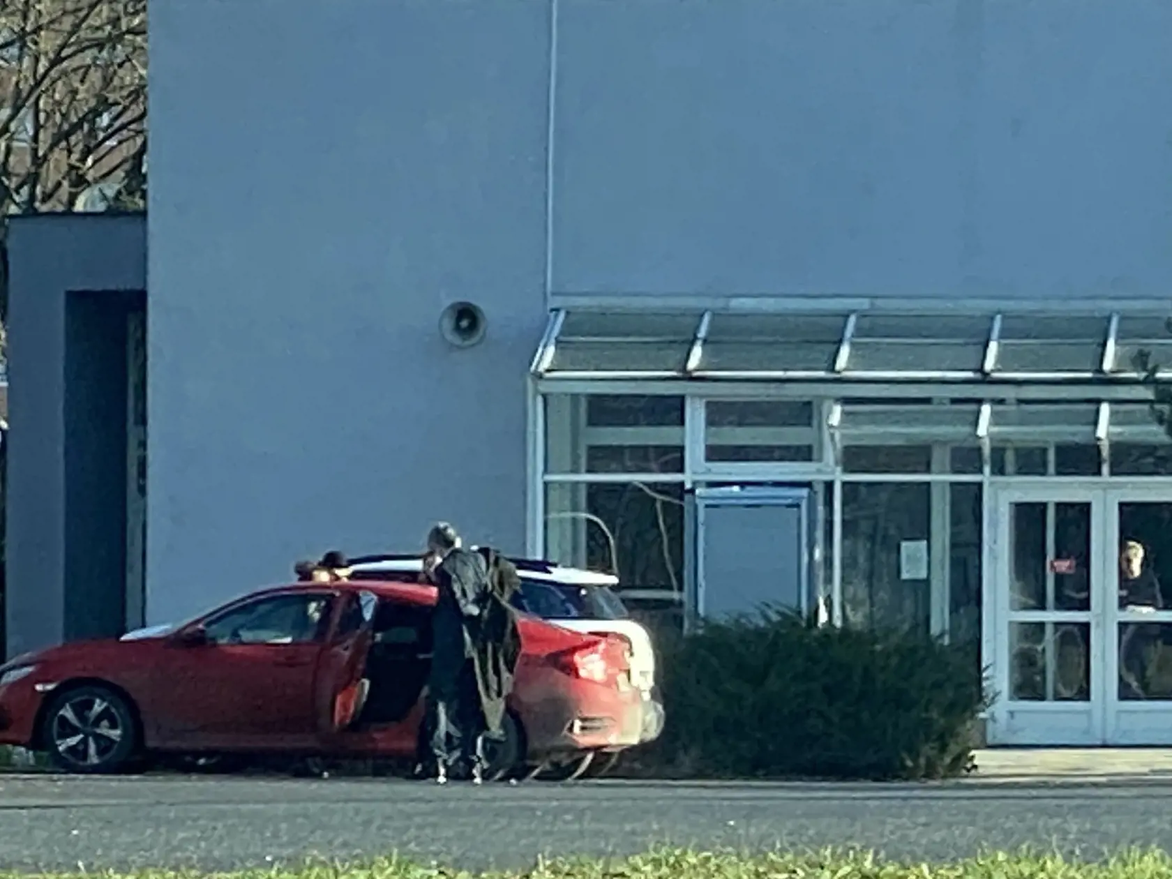 Príchod brata nebohého Stana (†53) s rodinou.