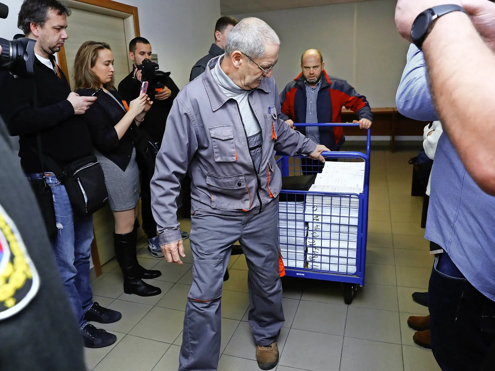 Vyšetrovací spis tvorí 55 zväzkov v rozsahu 25 400 strán.