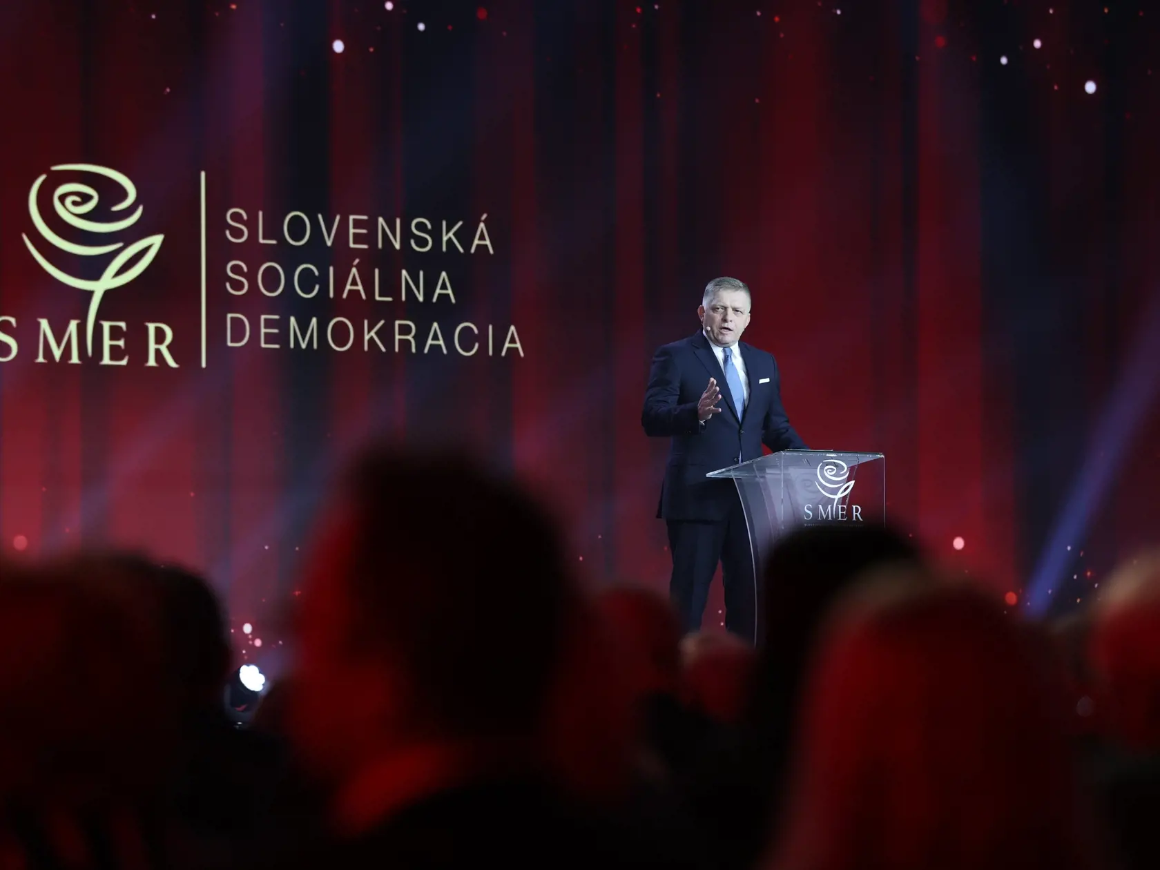 Predseda vlády Slovenskej republiky Robert Fico na oslavách strany Smer.