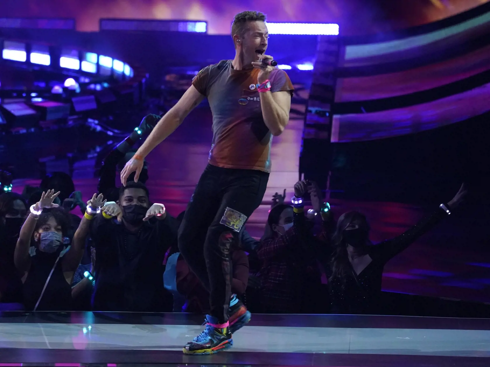 Anglický hudobník a zakladateľ skupiny Coldplay Chris Martin vystupuje počas hudobného festivalu Corona Capital v Mexico City v nedeľu 21. novembra 2021.