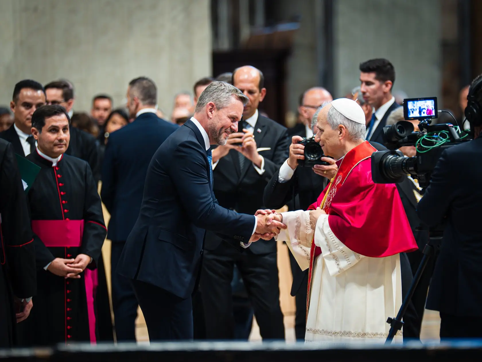 Prezident SR Peter Pellegrini sa v nedeľu 18. 5. 2025 zúčastnil na inauguračnej omši pápeža Leva XIV. na Námestí svätého Petra vo Vatikáne. Pellegrini v príspevku na sociálnej sieti Facebook uviedol, že pápež vo svojom prejave vyzval na spoločné naplňovanie hodnôt lásky a porozumenia, podporujúcich nádej a solidaritu vo svete.