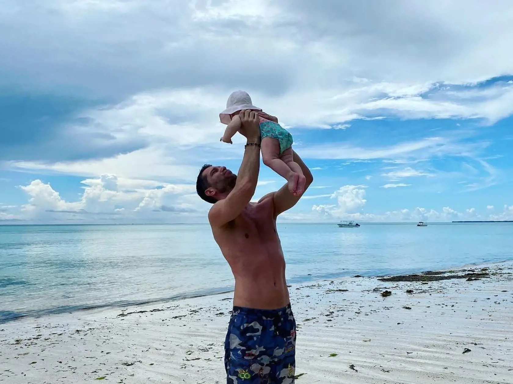Raper Majk Spirit s dcérou na exotickej dovolenke na Zanzibare.