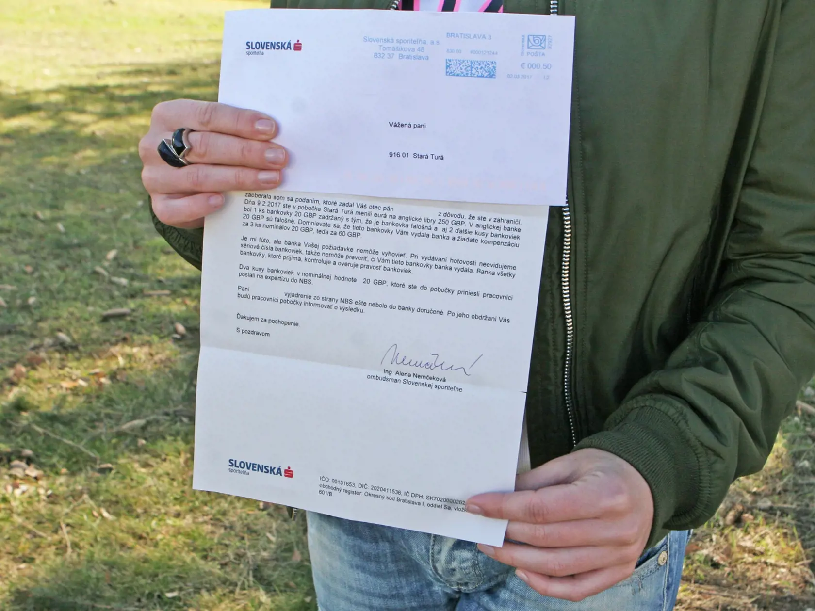 Banka mladej žene peniaze preplatila po tom, čo sme sa o prípad začali zaujímať.
