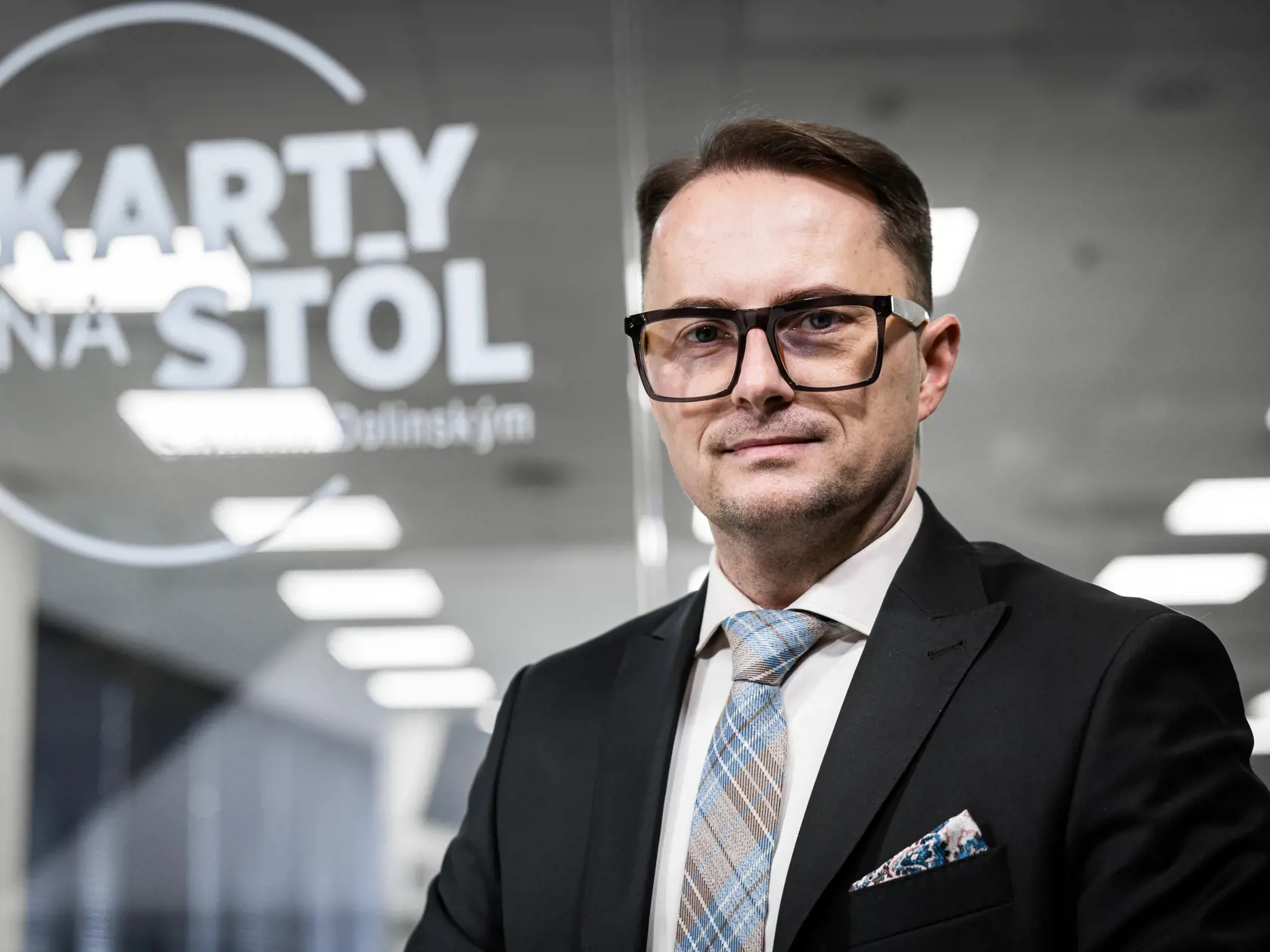 Diskusná relácia "Karty na stôl", ktorej hosťom bol Miroslav Řádek.