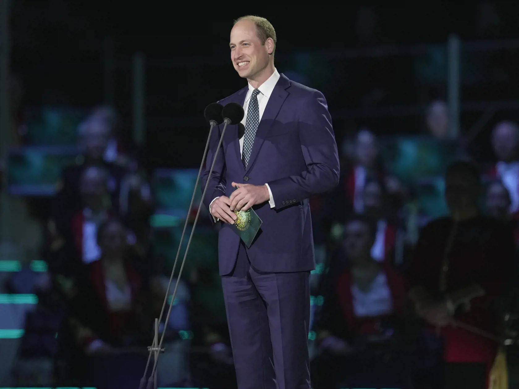 JB 24 Londýn - Britský princ William počas prejavu na korunovačnom koncerte pred Windsorským hradom vo Windsore 7. mája 2023. Britský princ William, syn kráľa Karola III., v nedeľu vyjadril úctu svojmu otcovi. Urobil tak počas koncertu pred Windsorským hradom v grófstve Berkshire, ktorý sa konal na počesť sobotňajšej korunovácie Karola a jeho manželky kráľovnej Kamily. TASR správu prevzala z agentúry AFP a webovej stránky stanice BBC. Následník trónu William vo svojom príhovore uviedol, že Karol