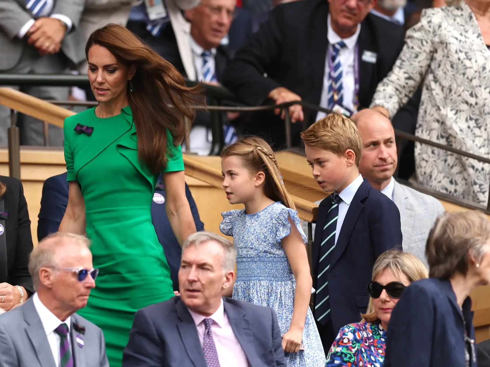 Na ikonickom Wimbledone nechýbala ani princezná Kate s Williamom, princom Georgom a princeznou Charlotte. Kate mala na sebe krásne zelené šaty, ktoré dokonale vyzdvihli jej postavu.