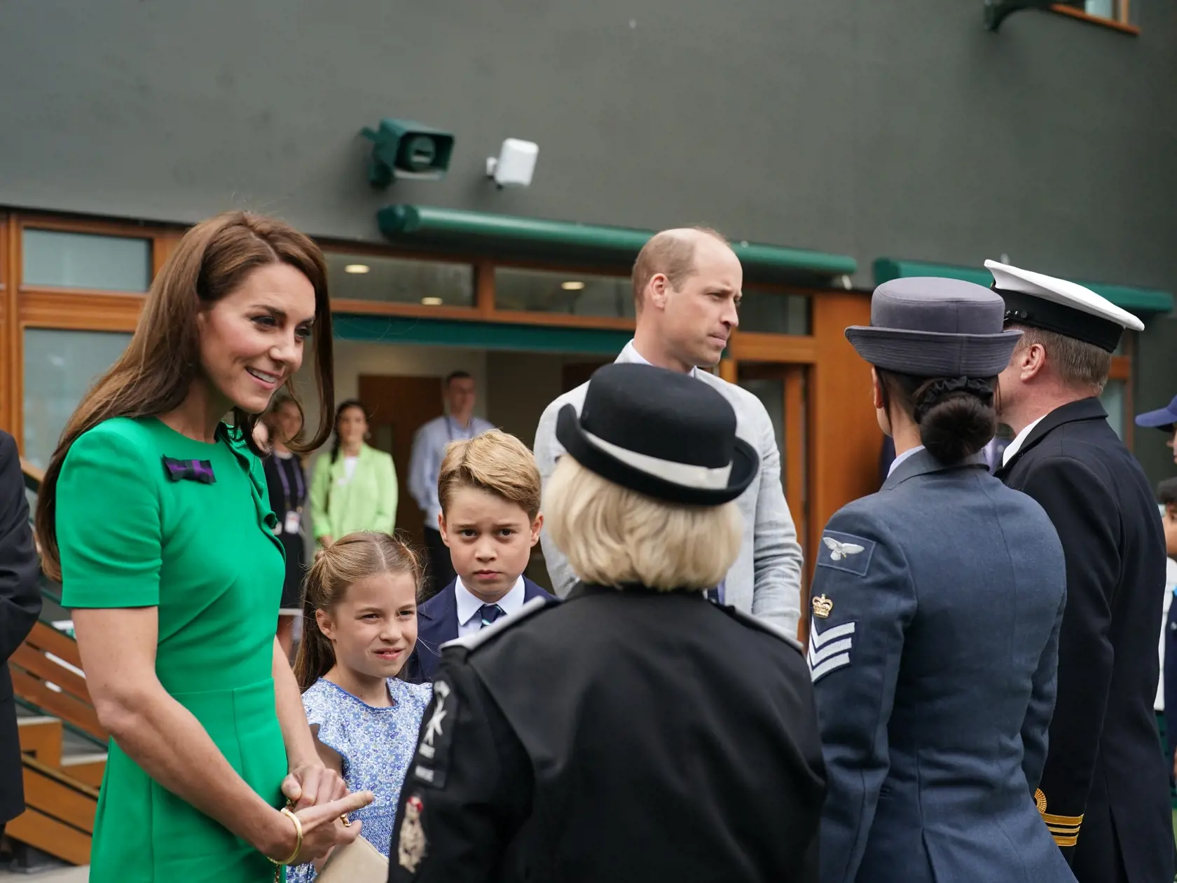 Na ikonickom Wimbledone nechýbala ani princezná Kate s Williamom, princom Georgom a princeznou Charlotte. Kate mala na sebe krásne zelené šaty, ktoré dokonale vyzdvihli jej postavu.