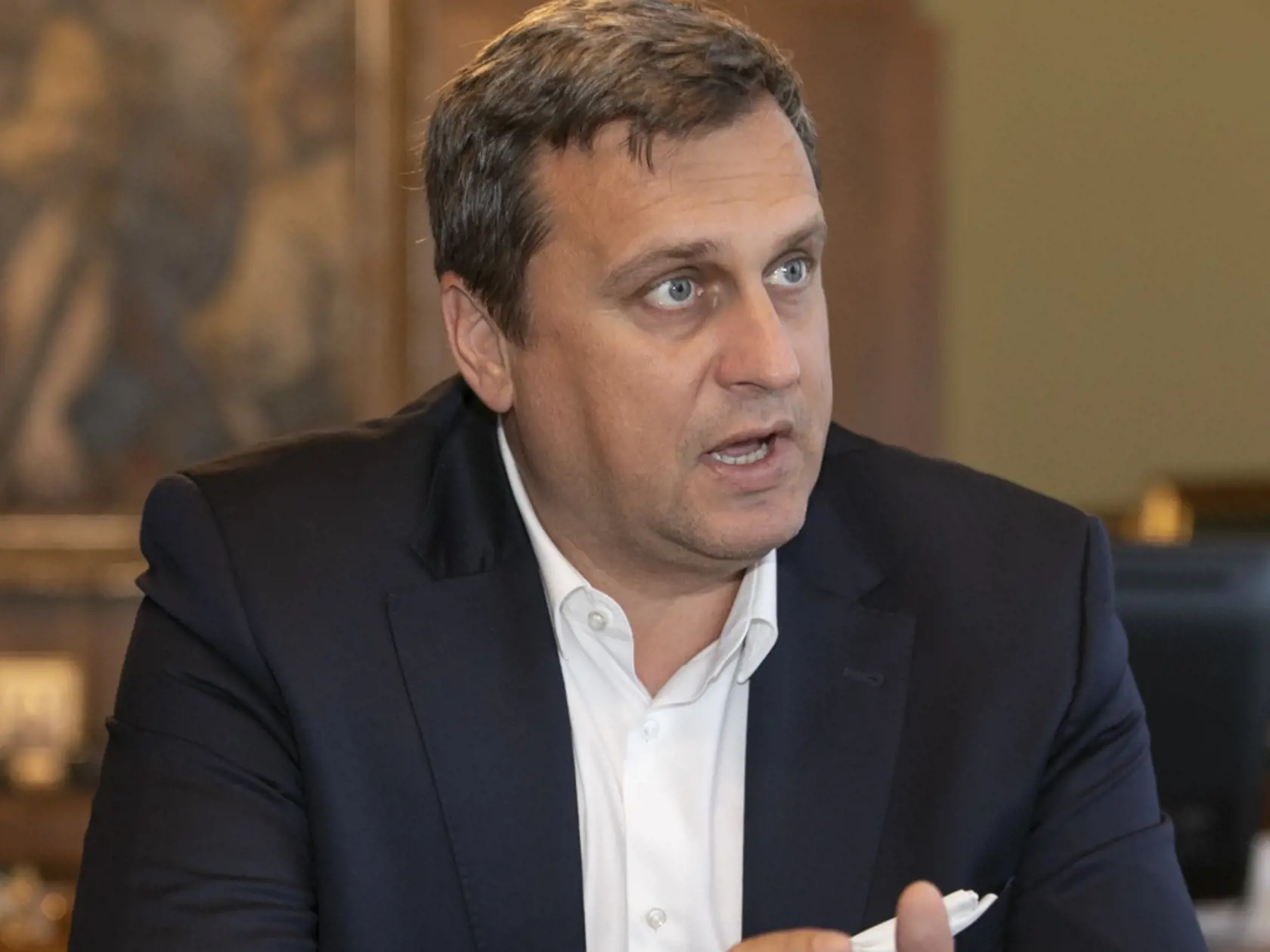 Predseda parlamentu Andrej Danko vo svojej kancelárii počas exkluzívneho rozhovoru pre Plus Jeden Deň.