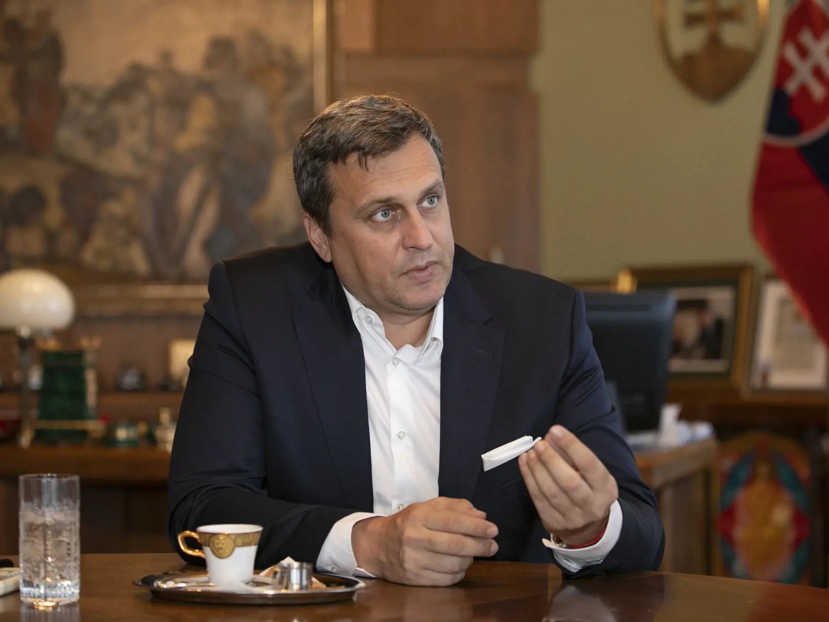 Predseda parlamentu Andrej Danko vo svojej kancelárii počas exkluzívneho rozhovoru pre Plus Jeden Deň.