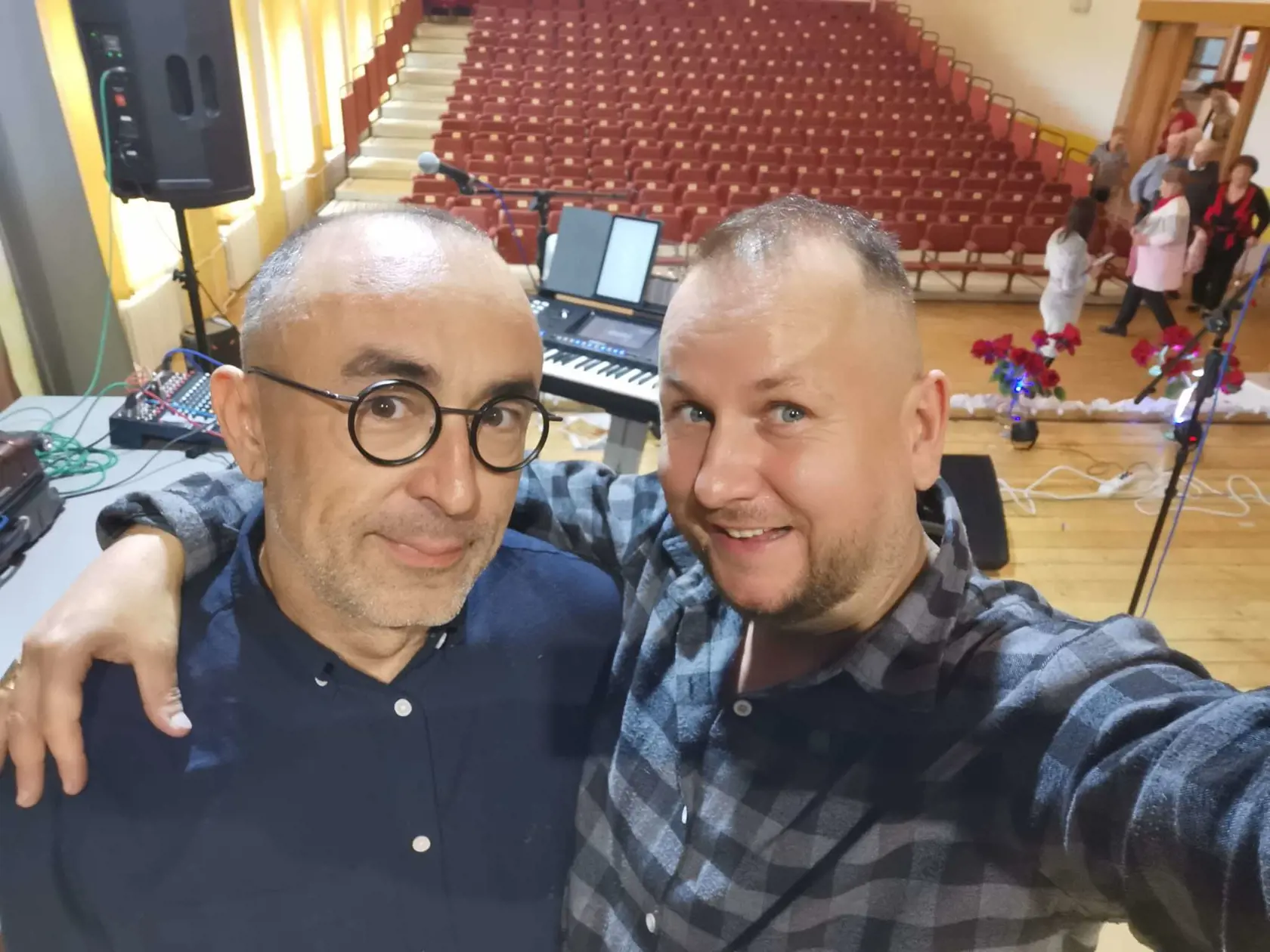 Spevák Martin Jakubec má obrovský strach o blízkeho kamaráta Mariána Čurka. Ten je od uplynulej soboty nezvestný. 