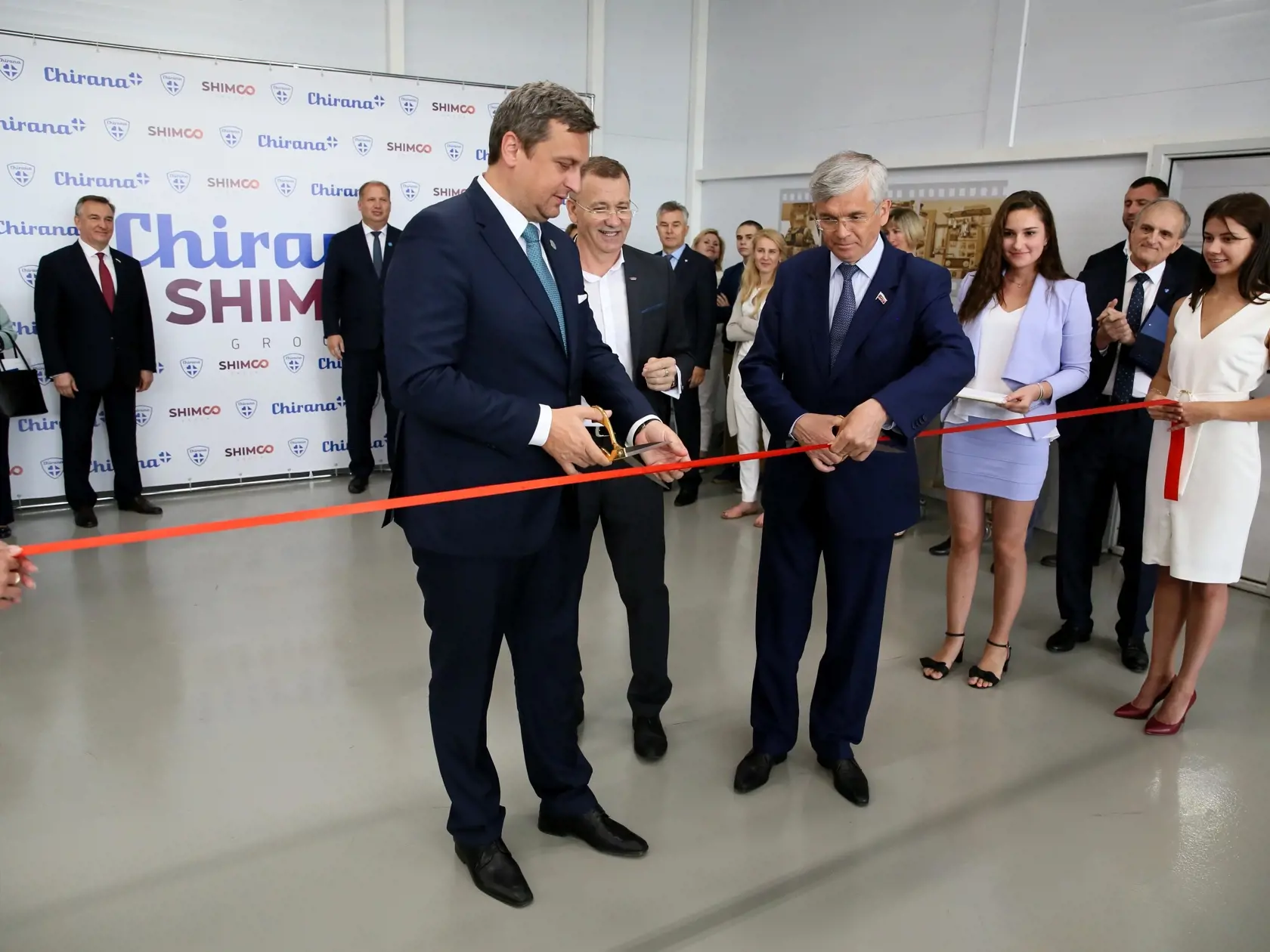 Andrej Danko otvoril dcérsku fabriku slovenskej firmy v Rusku.