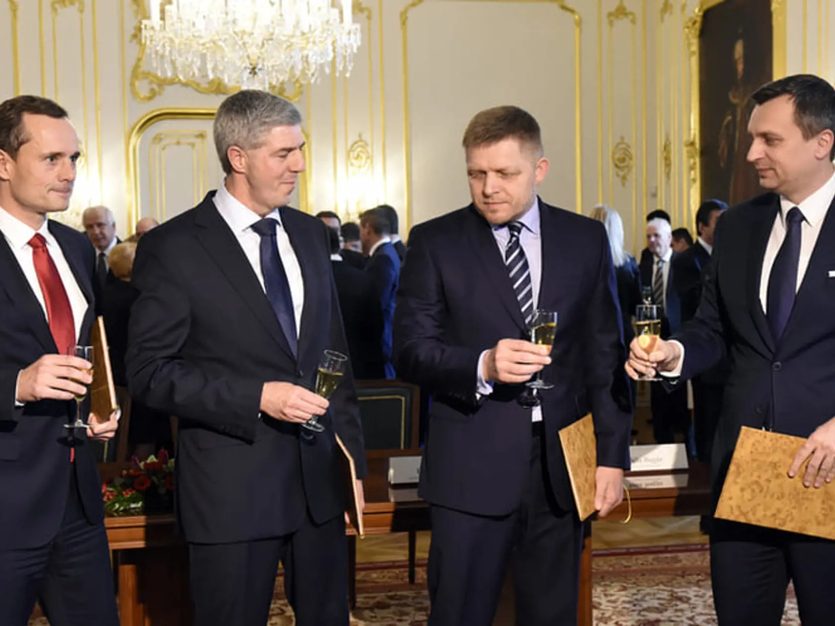Zľava: Radoslav Procházka, Béla Bugár, Robert Fico a Andrej Danko