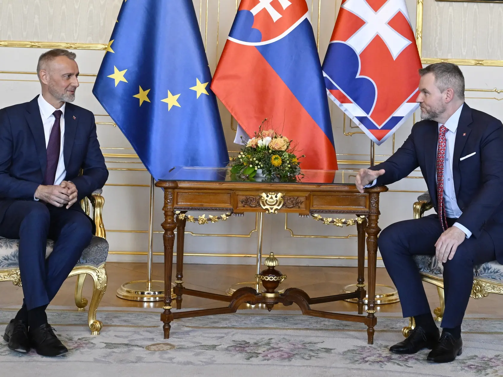 Od 22. marca 2018 do 20. marca 2020 vymenil miesto v parlamente za miesto v exekutíve. V kabinete Petra Pellegriniho bol podpredsedom vlády pre investície a informatizáciu.