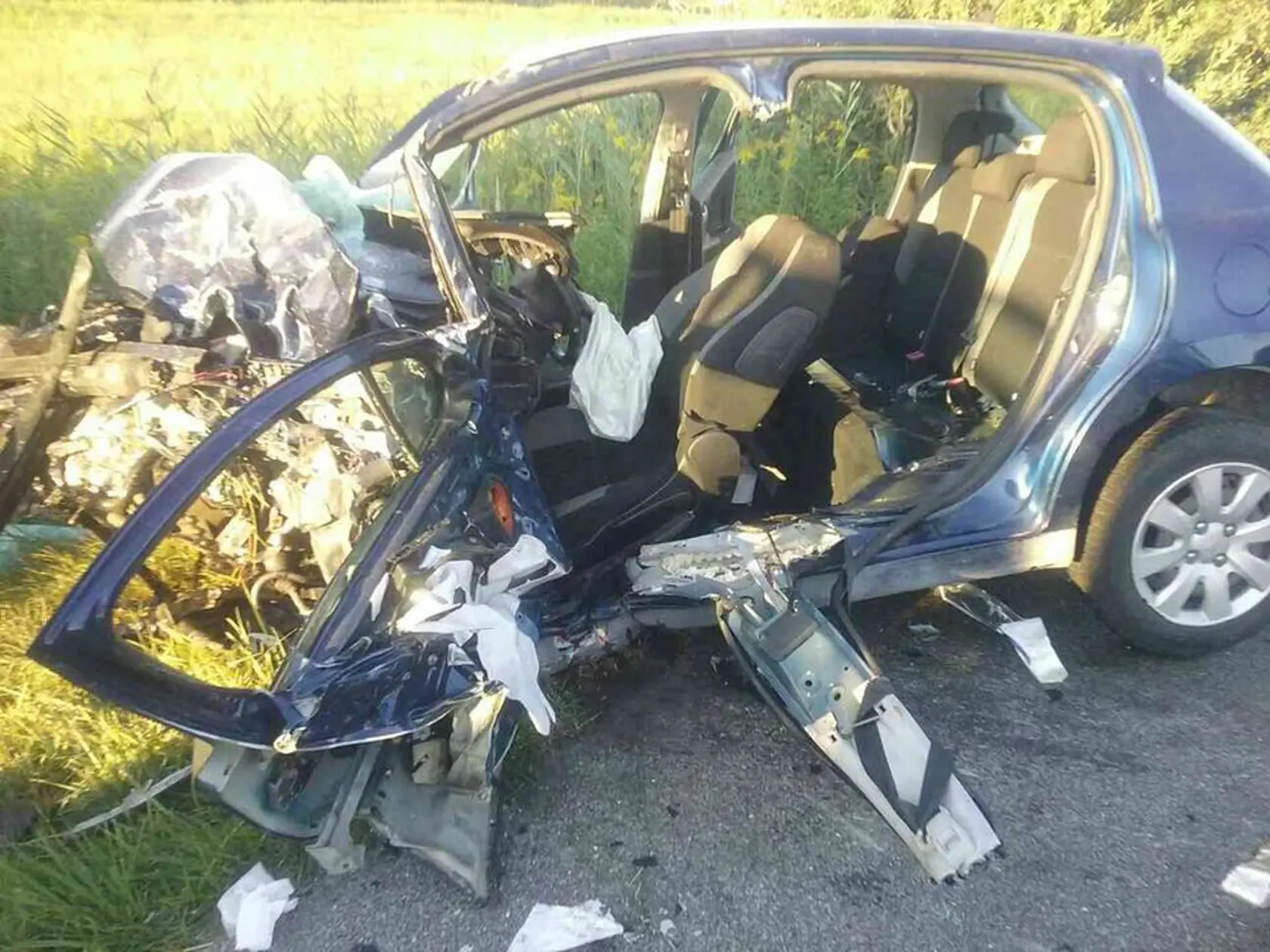 Pri tragickej dopravnej nehode v okrese Senica zasahujú hasiči.