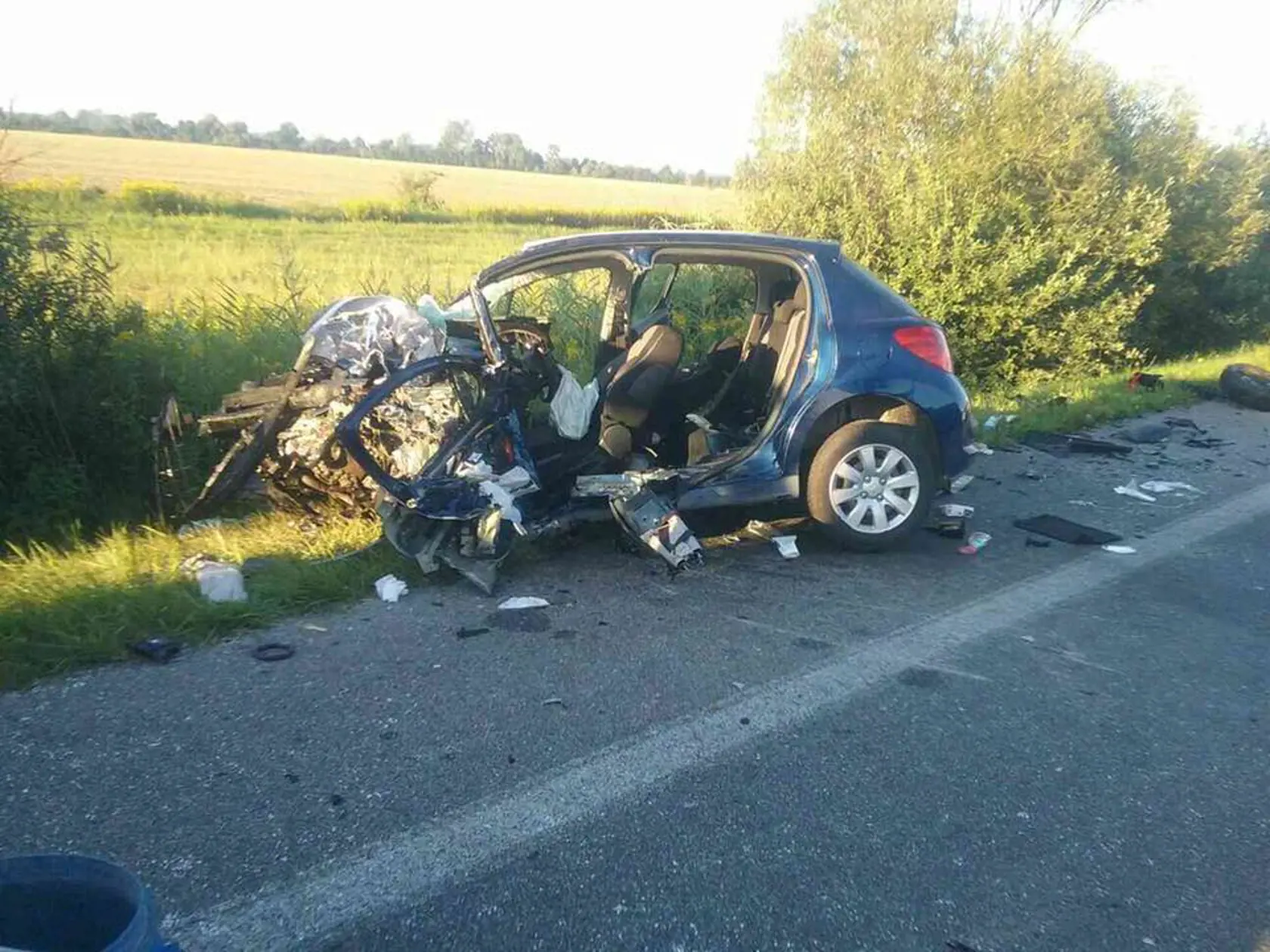 Pri tragickej dopravnej nehode v okrese Senica zasahujú hasiči.