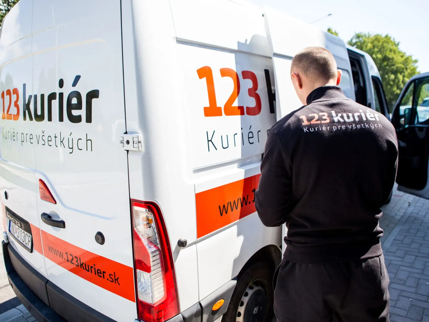 Kauza 123 kuriér pokračuje, firma sa dostala do konkurzu.