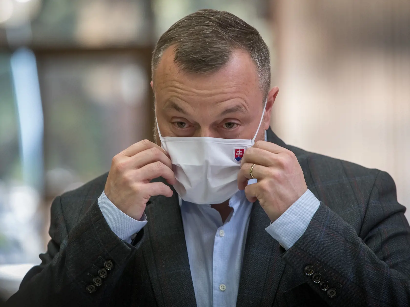 Na snímke je minister práce, sociálnych vecí a rodiny Milan Krajniak po zasadnutí vlády.