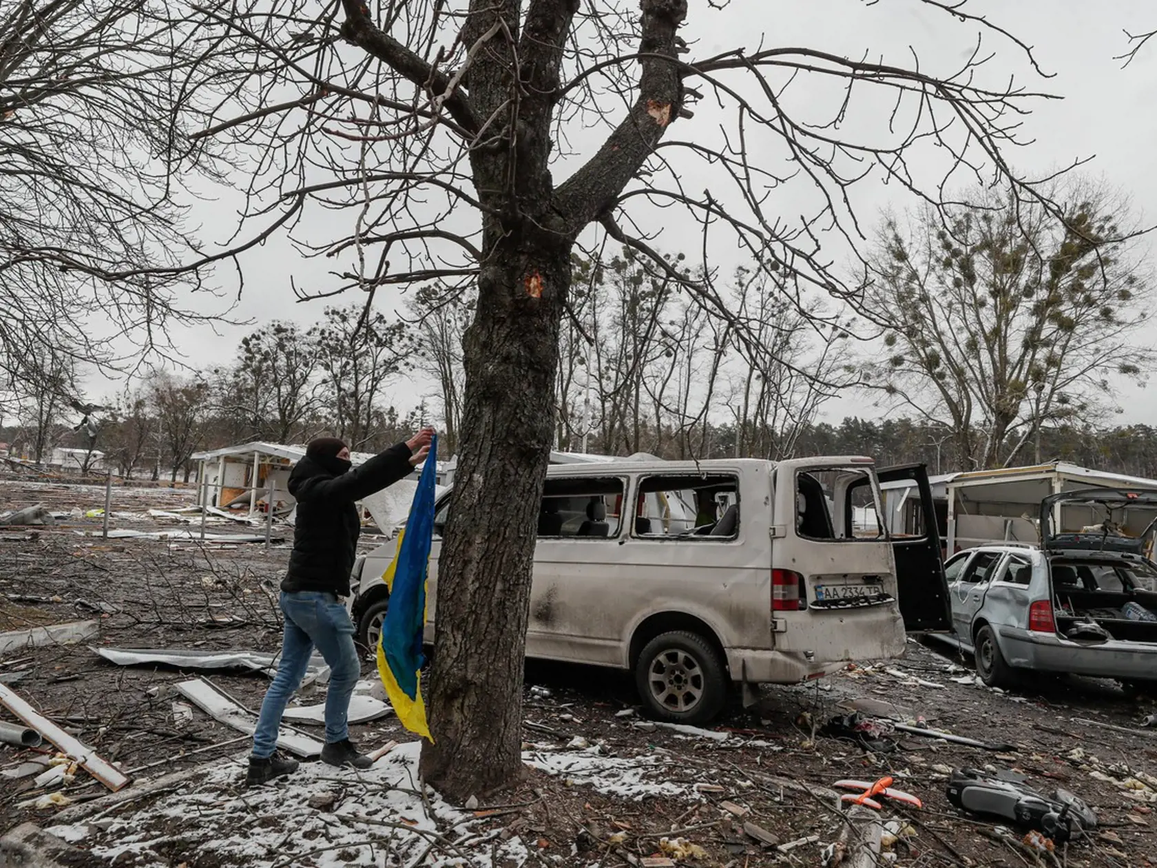 Následky bombardovania ukrajinského mesta Brovary neďaleko Kyjeva 1. marca 2022.
