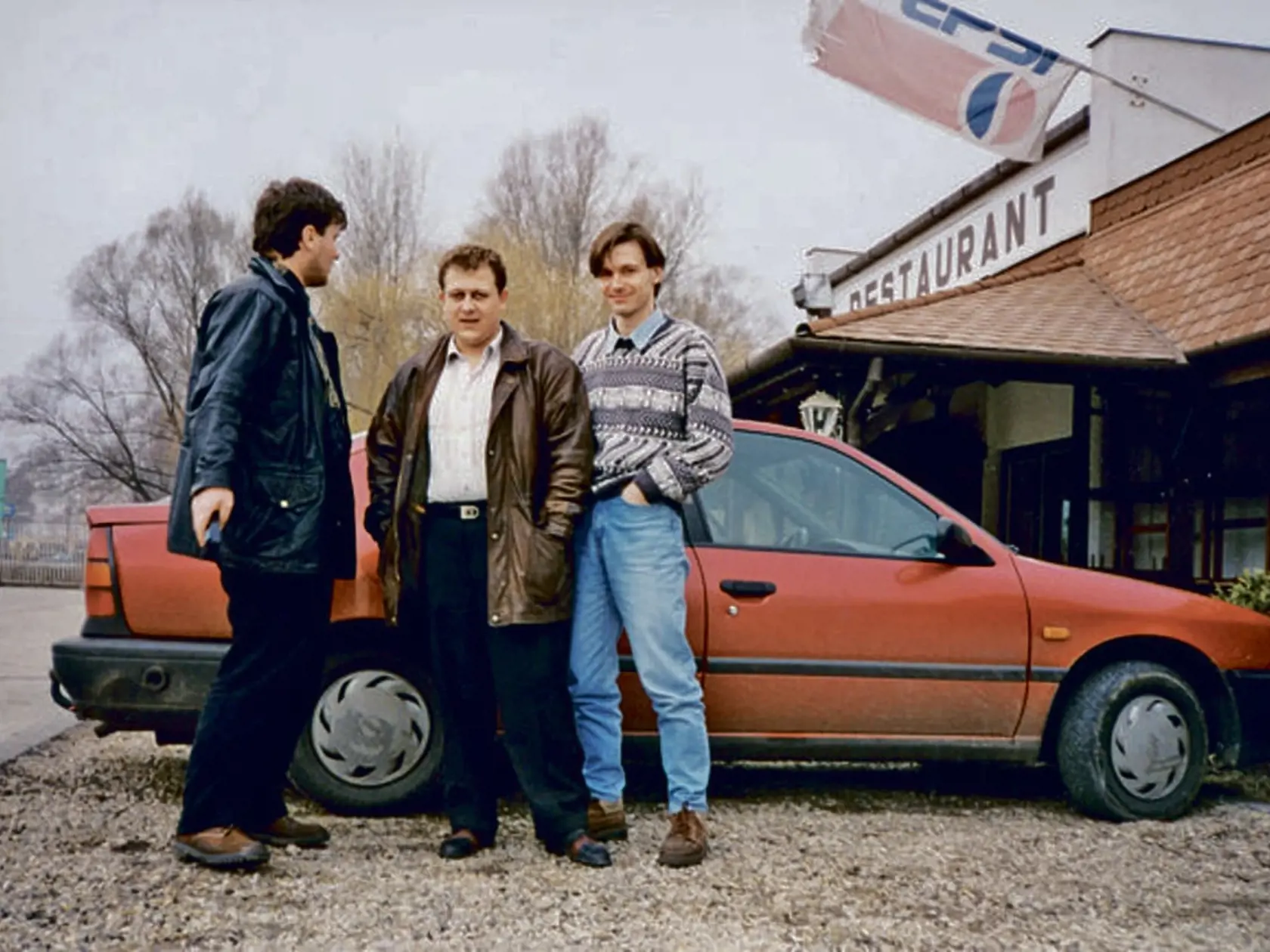 Kamaráti: Róbert, vľavo, s Oskarom a Petrom Tóthom.