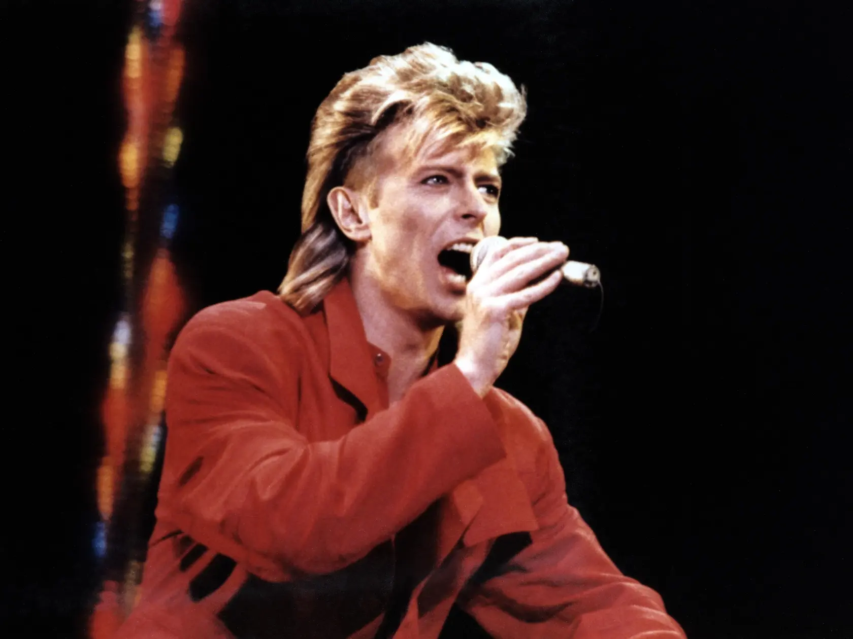 David Bowie je pýchou Angličanov aj dávno po svojej smrti.