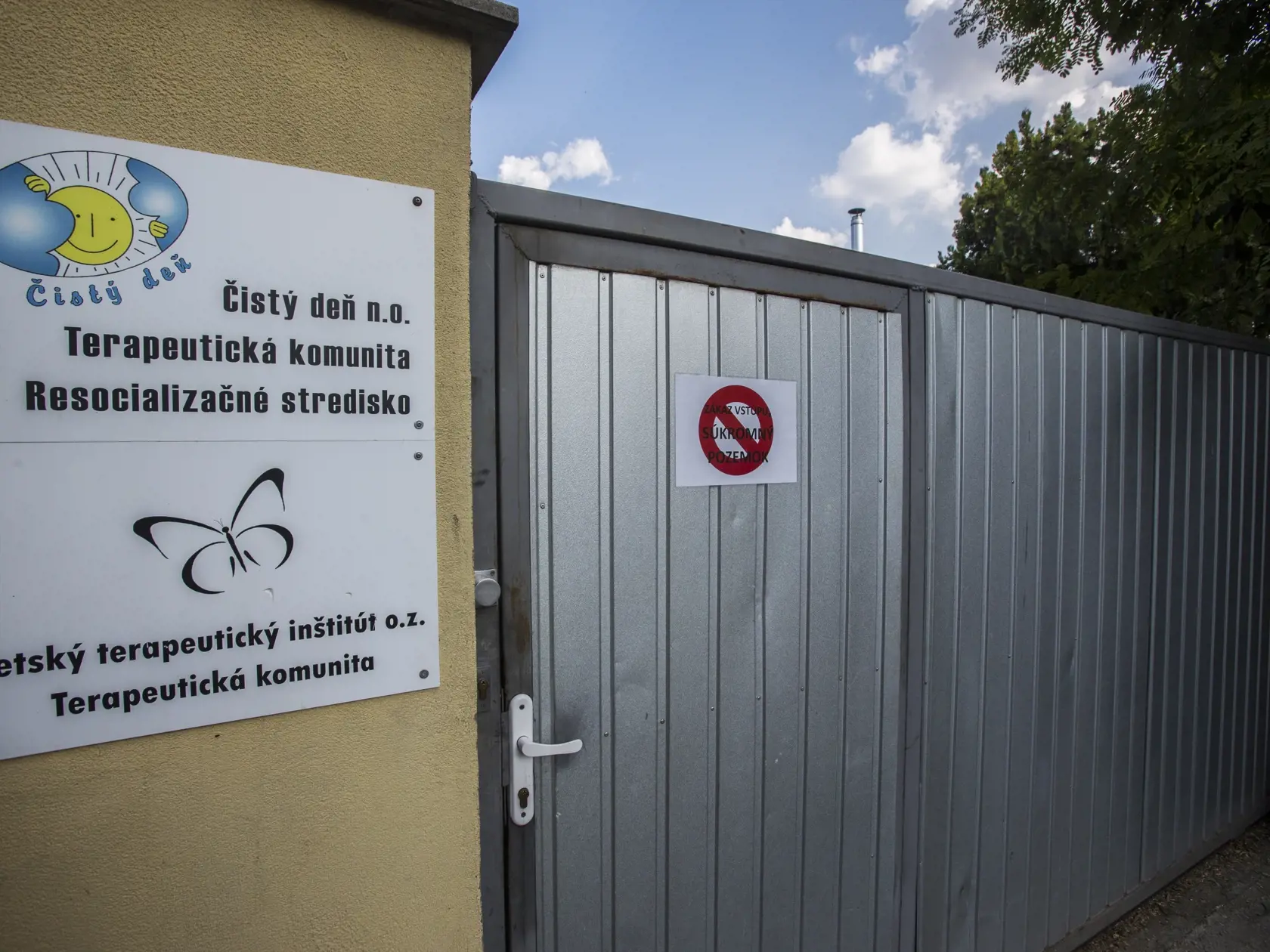 Na snimke resocializacne stredisko Cisty den, v ktorom udajne doslo k znasilneniu jednej z klentiek.