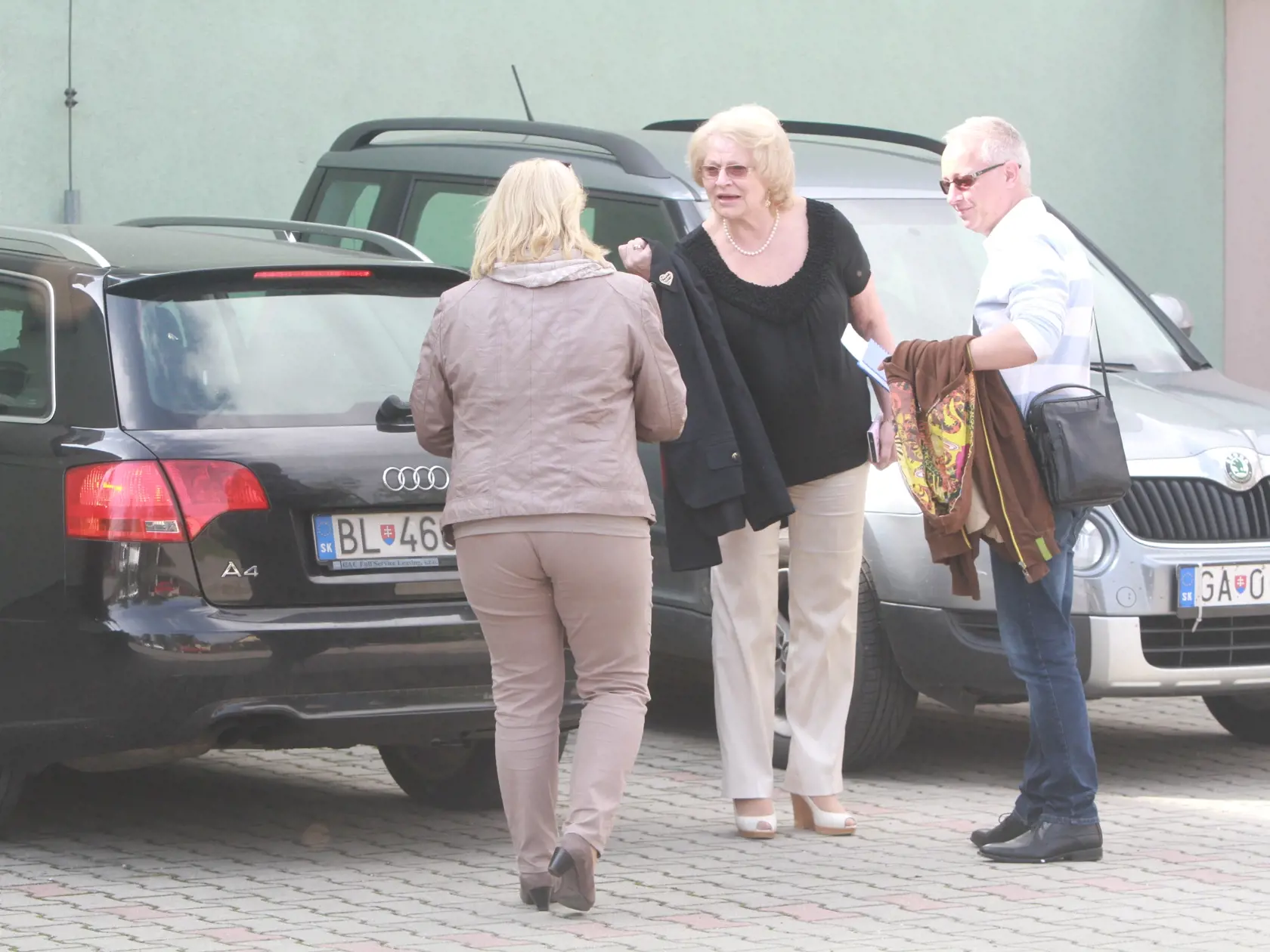Viera Tomanova odchadza z centra cisty den v galante.