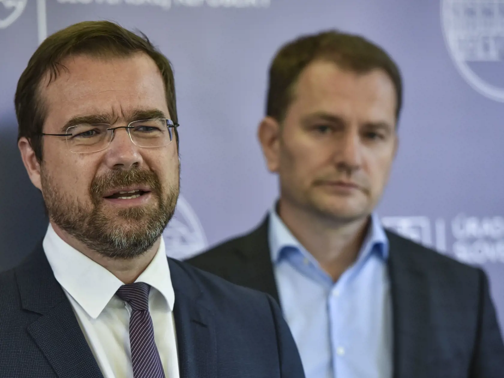Minister Krajčí hovorí, že pri odvolávaní má nulovú toleranciu voči korupcii a zaujíma ho transparentnosť a efektívne hospodárenie danej inštitúcie.