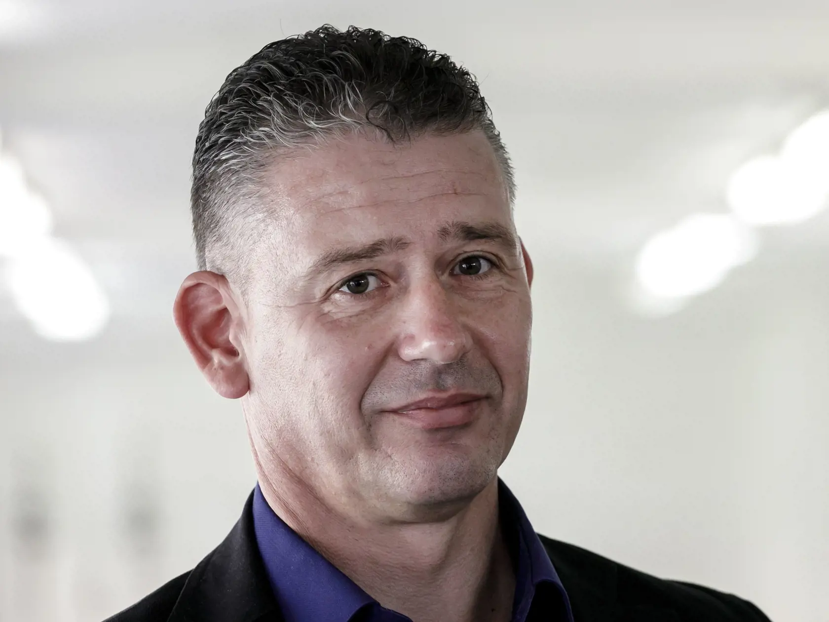 Na snímke minister vnútra SR Roman Mikulec počas tlačovej konferencie Prezídia Policajného zboru  o publikácii "Bezpečná manipulácia s krátkou zbraňou" v Bratislave 20. augusta 2020. FOTO TASR - Dano Veselský