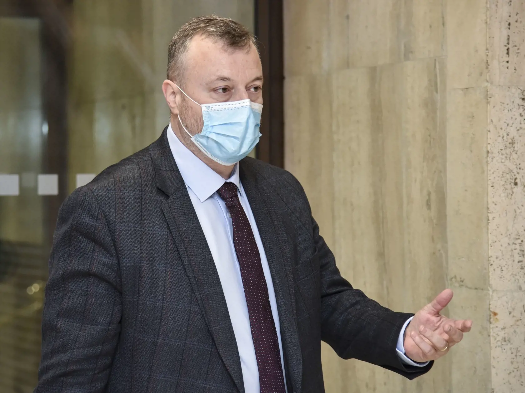 Na snímke minister práce, sociálnych vecí a rodiny SR Milan Krajniak počas príchodu na 29. schôdzu vlády SR, 13. júna 2020 v Bratislave. FOTO TASR - Pavol Zachar