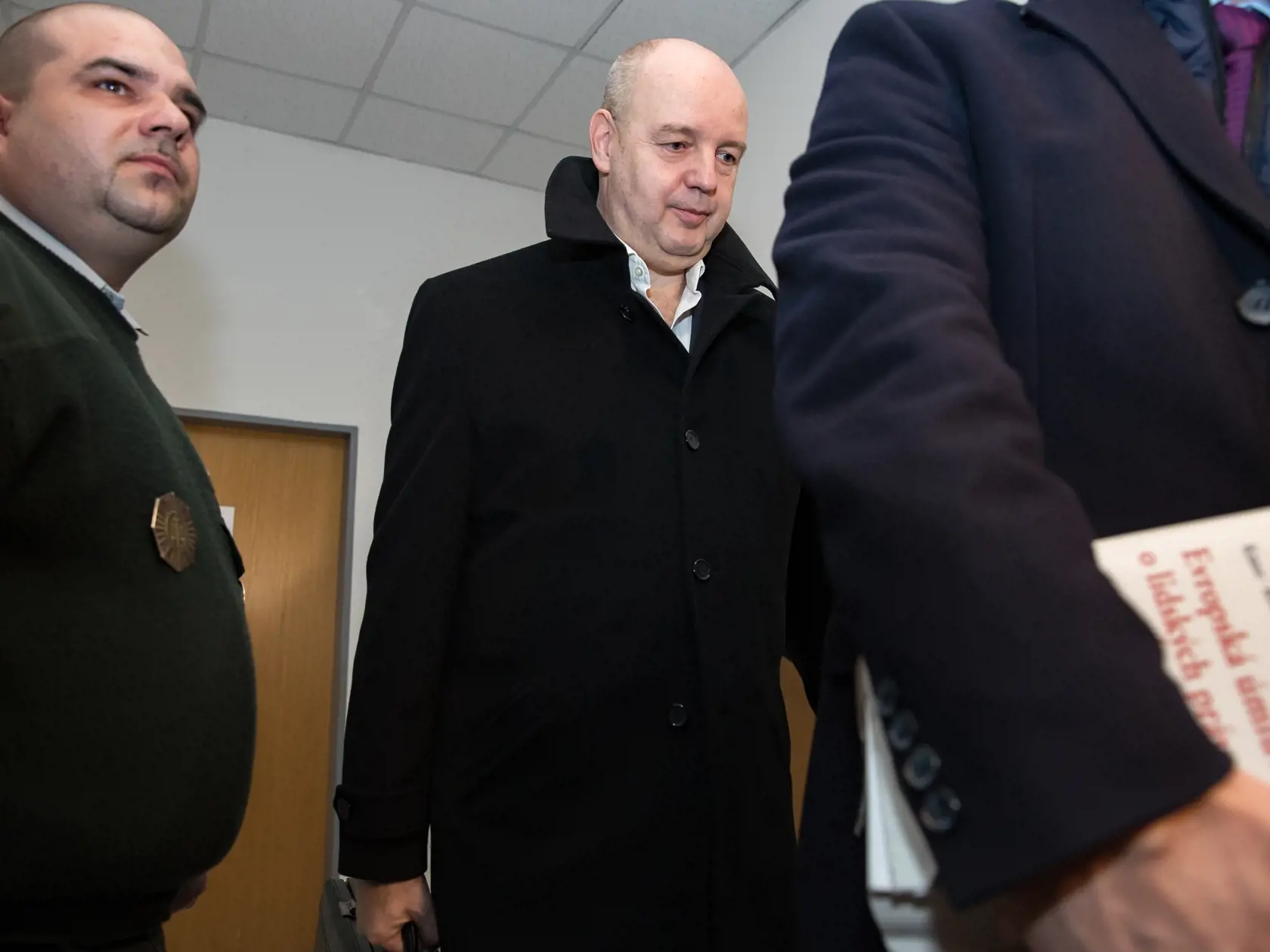 Súdne pojednávanie s Pavlom Ruskom o sprísnení jeho väzby. Na snímke je Pavol Rusko pri odchode zo súdu.