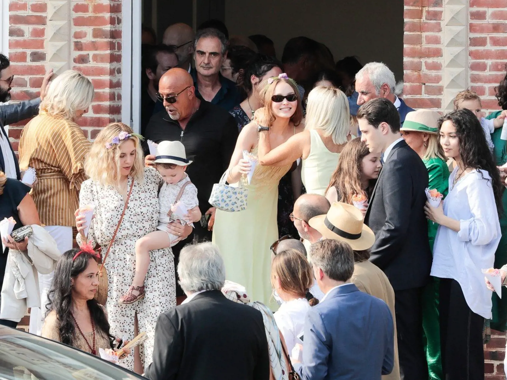 Vanessa Paradis sa tajne vzala so snúbencom Samuel Benchetritom



Â© 


Saint SimÃ©on Vanessa Paradis and Samuel Benchetrit wedding, Image: 376527757, License: Rights-managed, Restrictions: OK DIFFUSION, Model Release: no, Credit line: Profimedia, MAXPPP