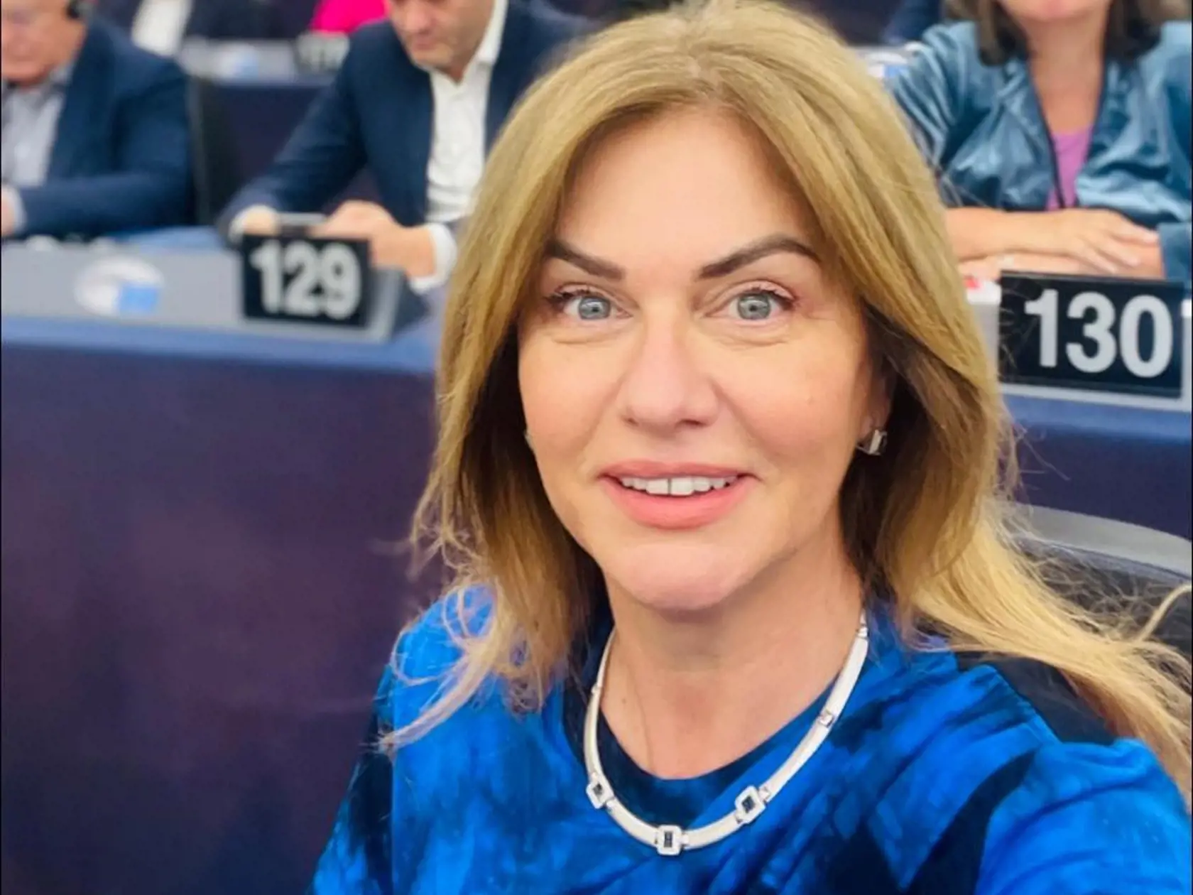 Zostala verná svojej povesti! Europoslankyňa Monika Beňová (54) predviedla počas dovolenky na Cypre hriešne drahé outfity!