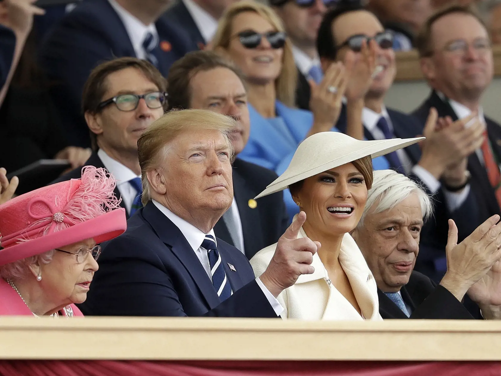 Kráľovná Alžbeta, Donald Trump a Melania Trump.