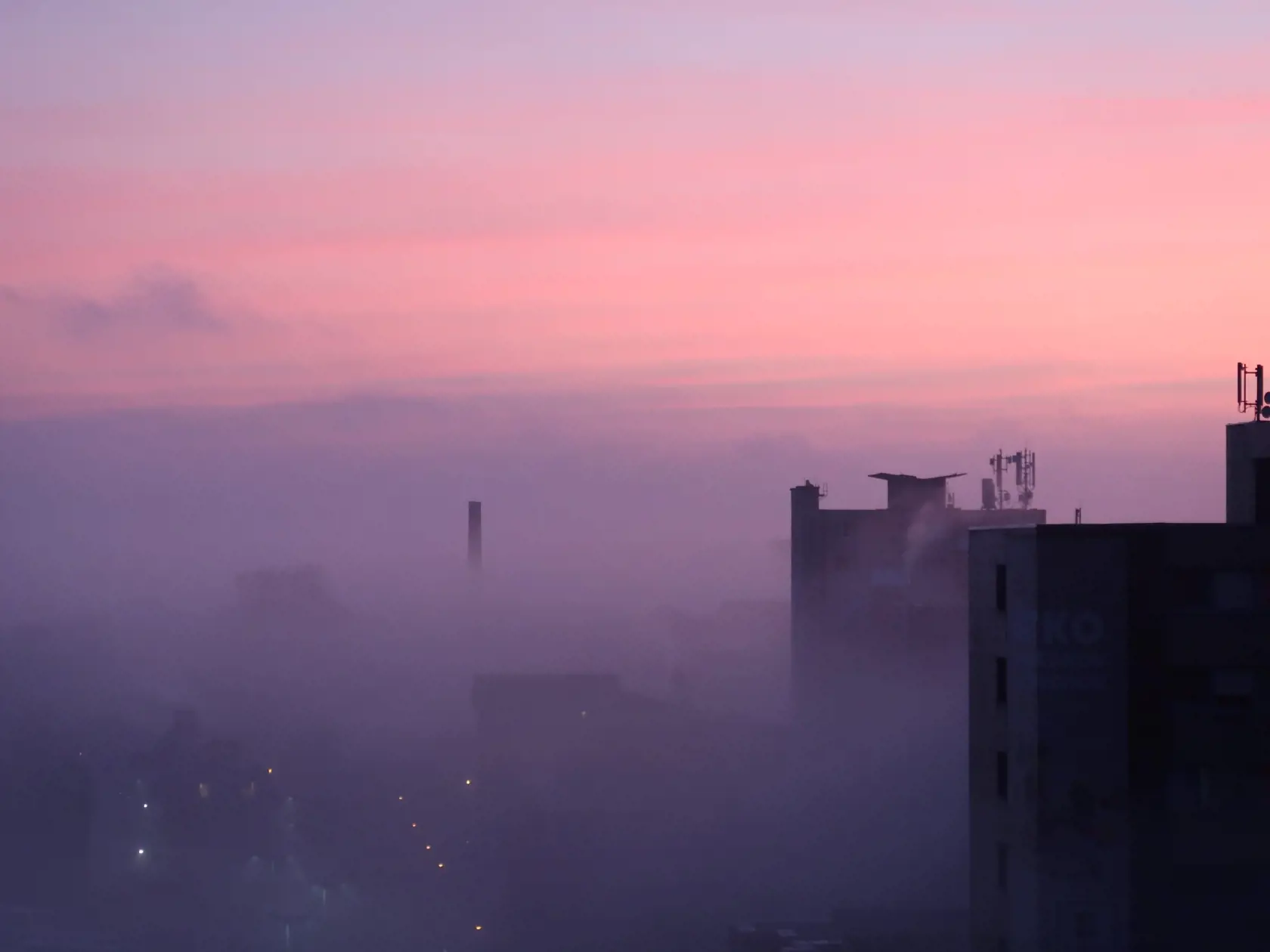 Na snímke hmlisté jesenné ráno v Poprade vo štvrtok 10. novembra 2022. FOTO TASR - Adriána Hudecová       