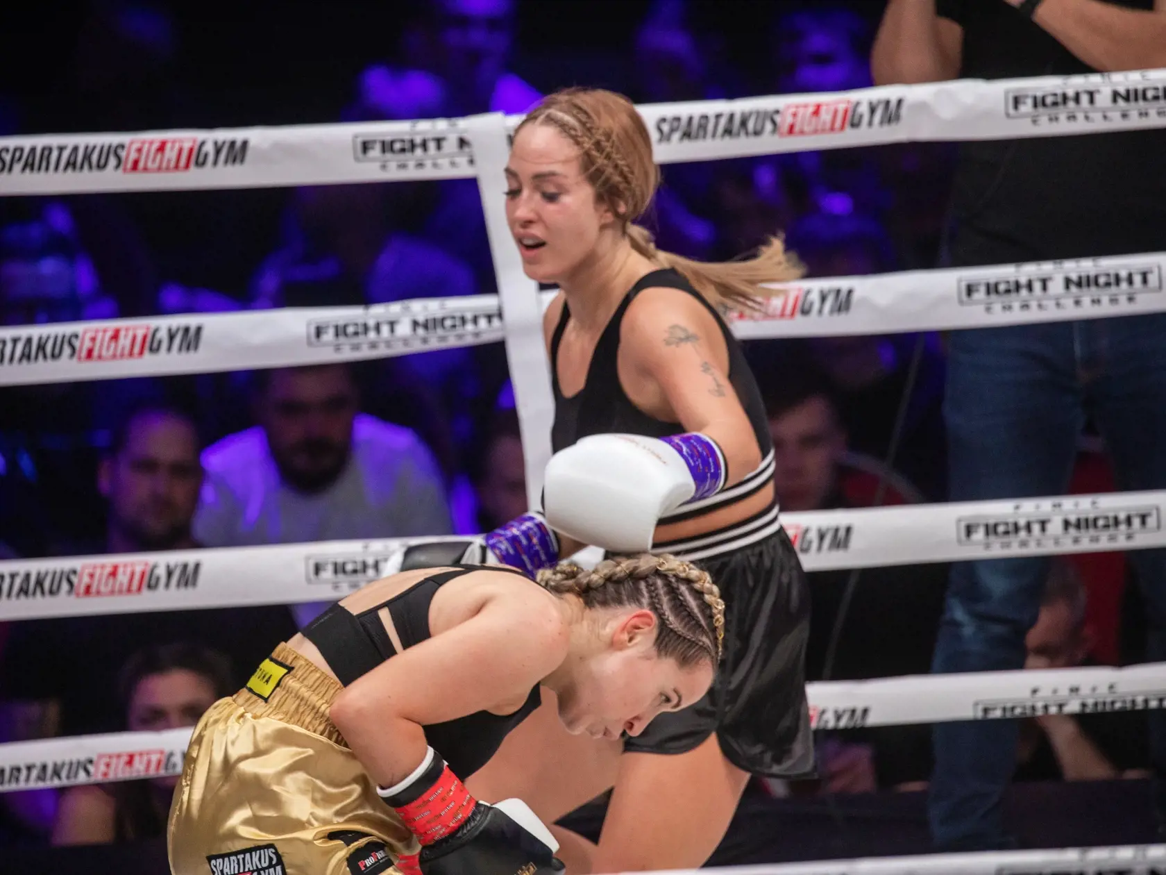 Speváčka Dominika Mirgová si to rozdala v ringu s mladou raperkou Aless.