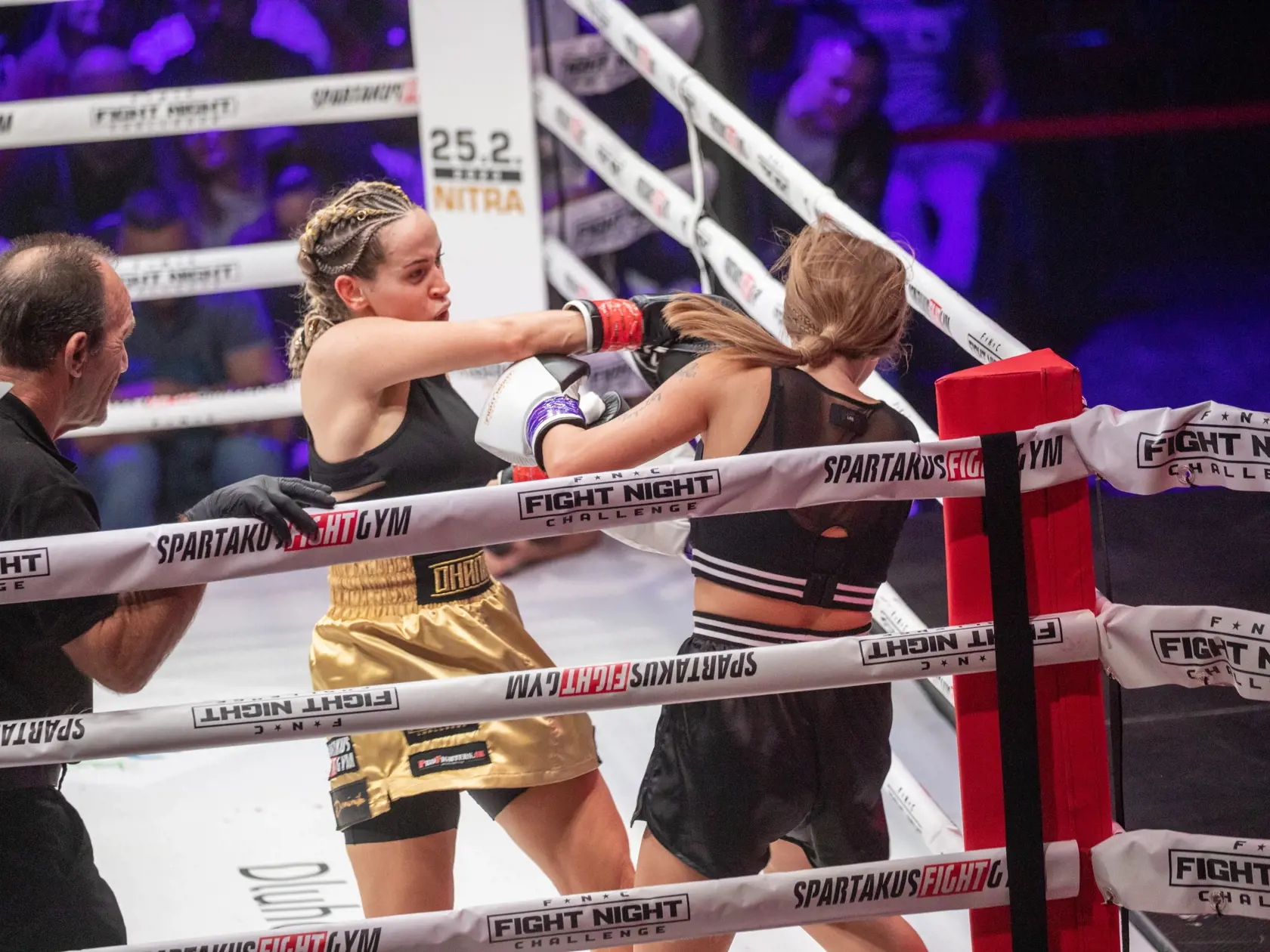 Speváčka Dominika Mirgová si to rozdala v ringu s mladou raperkou Aless.
